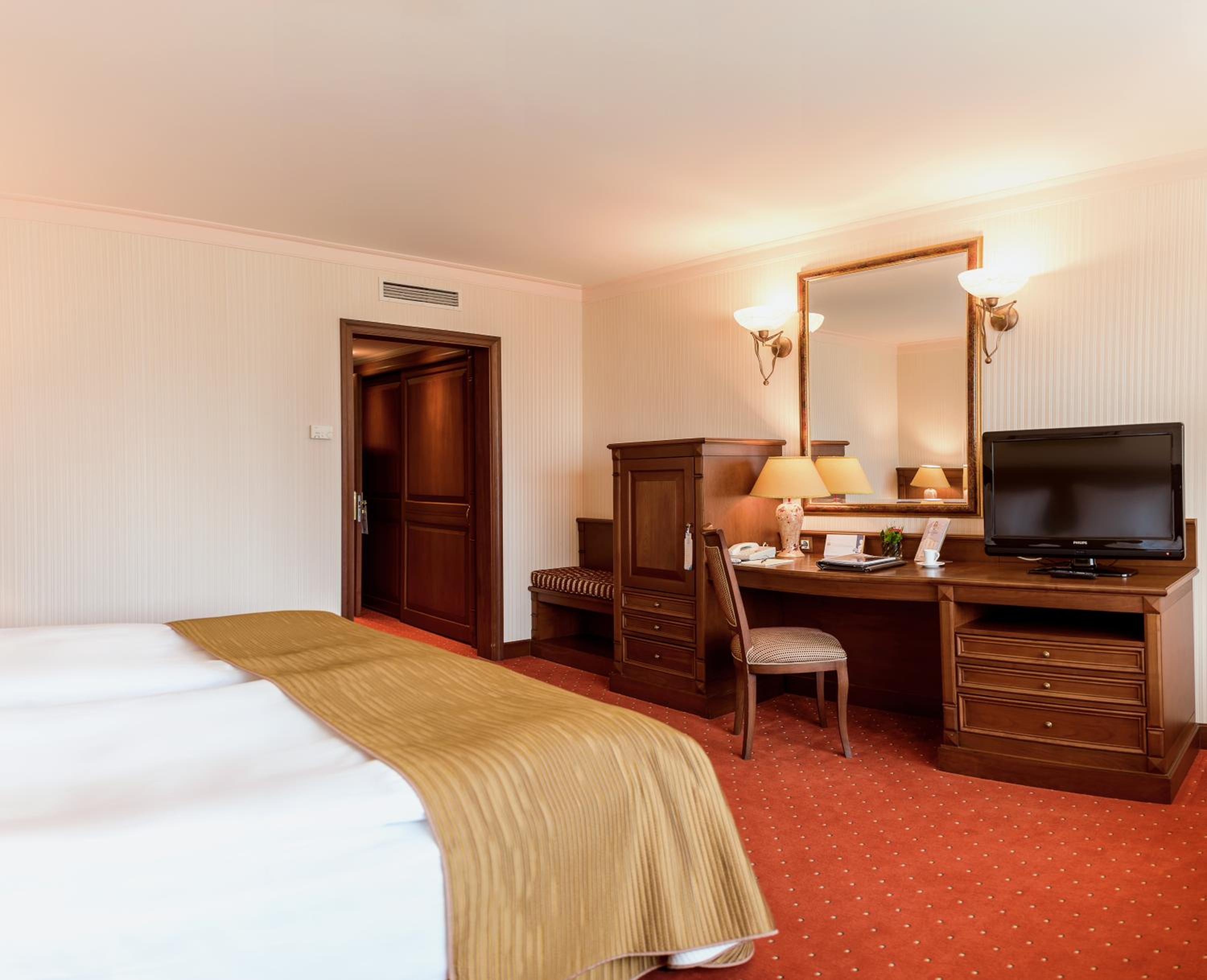 Executive Double or Twin Room with Free Access to Relax Room