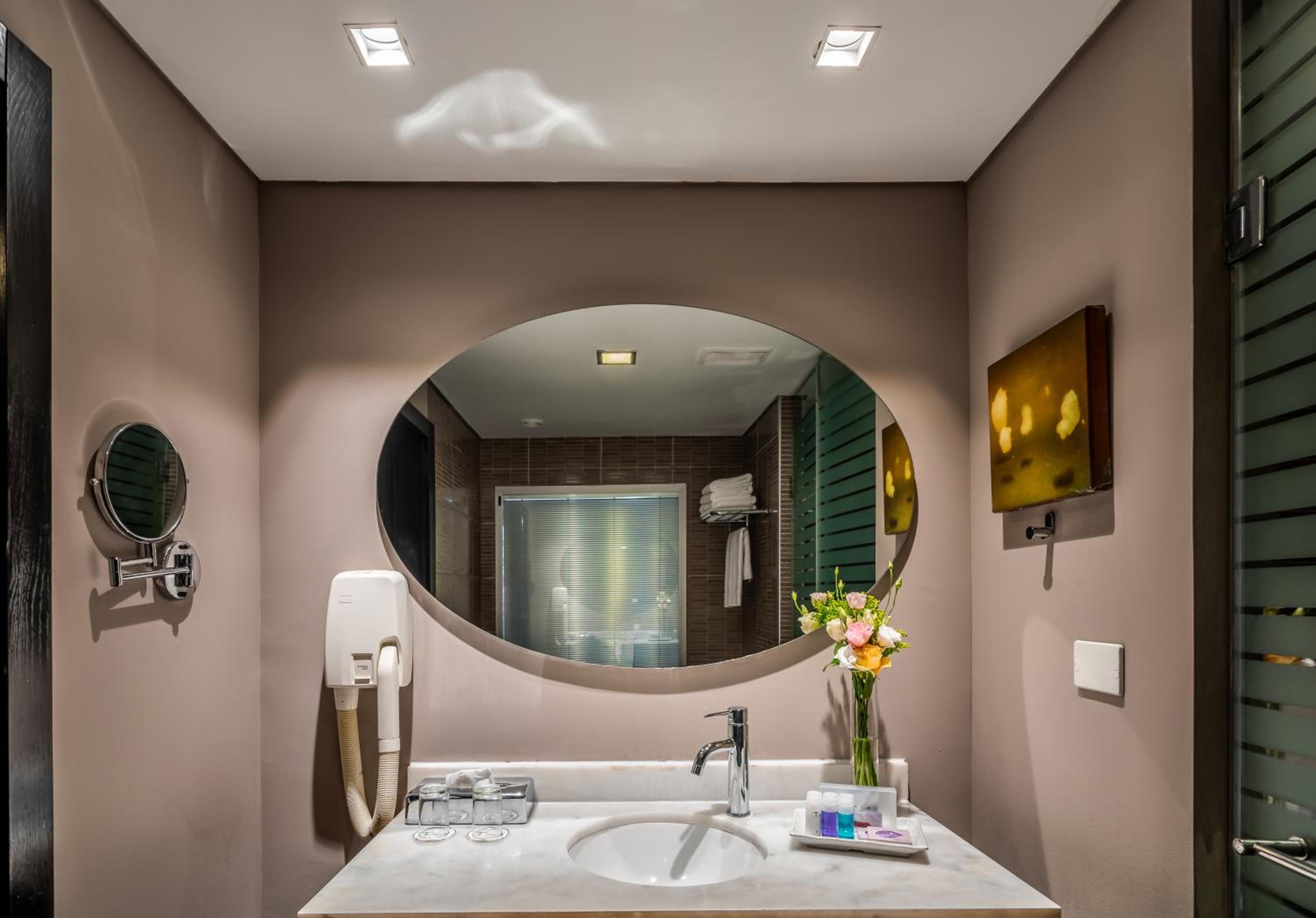 Deluxe Room with Balcony and Sea View