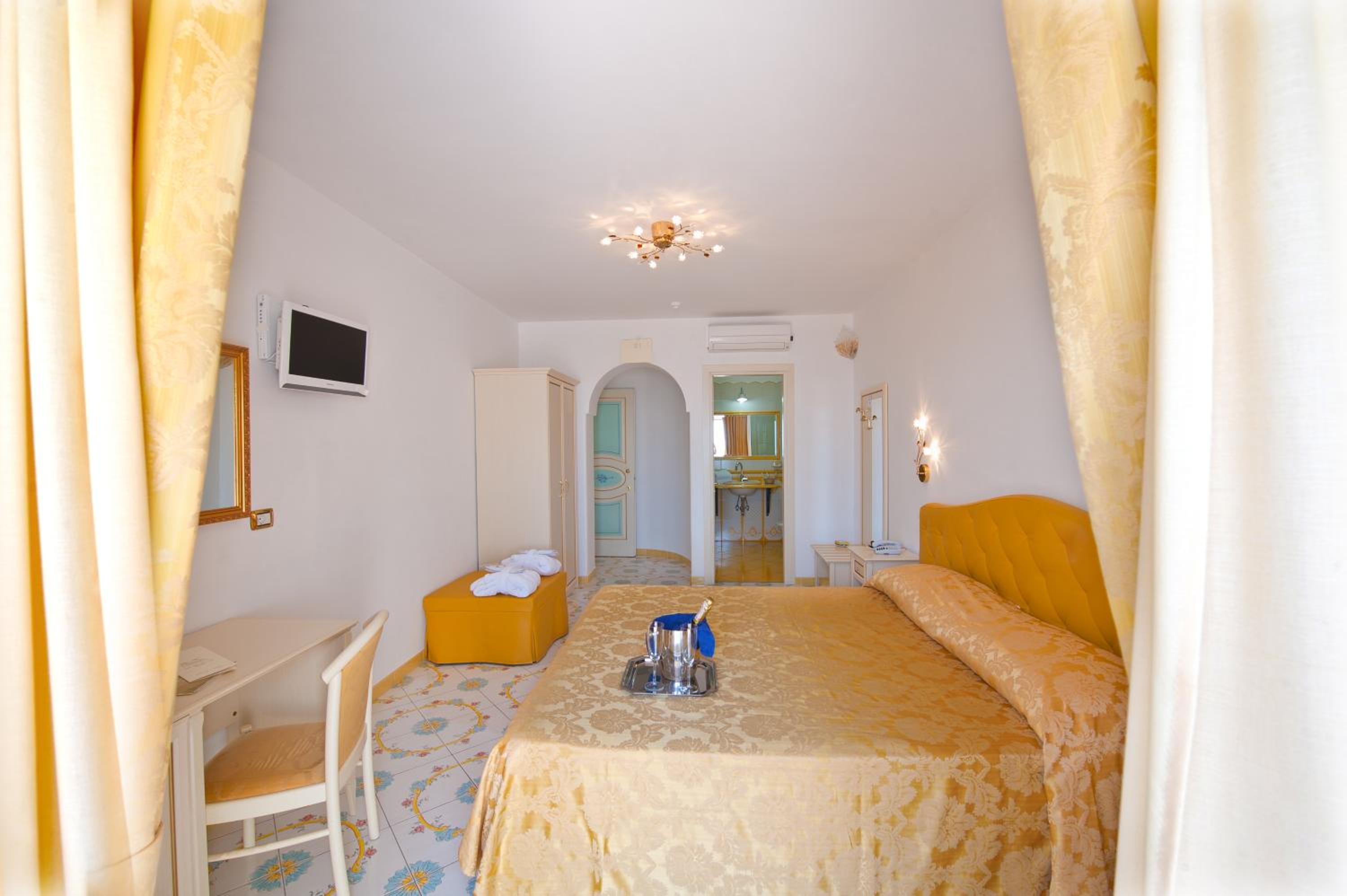 Deluxe Double Room with Sea View