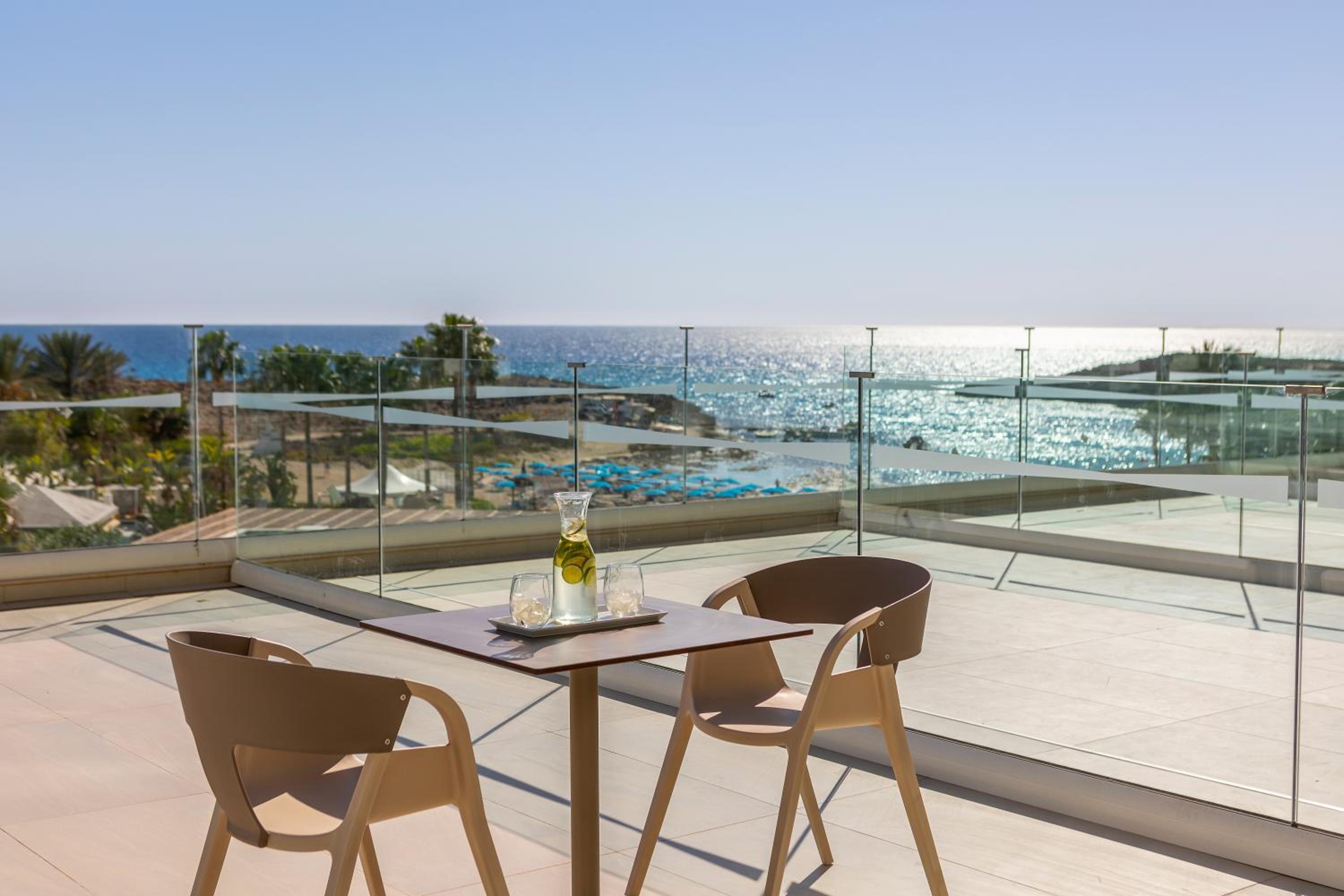 Family Room with Sea View