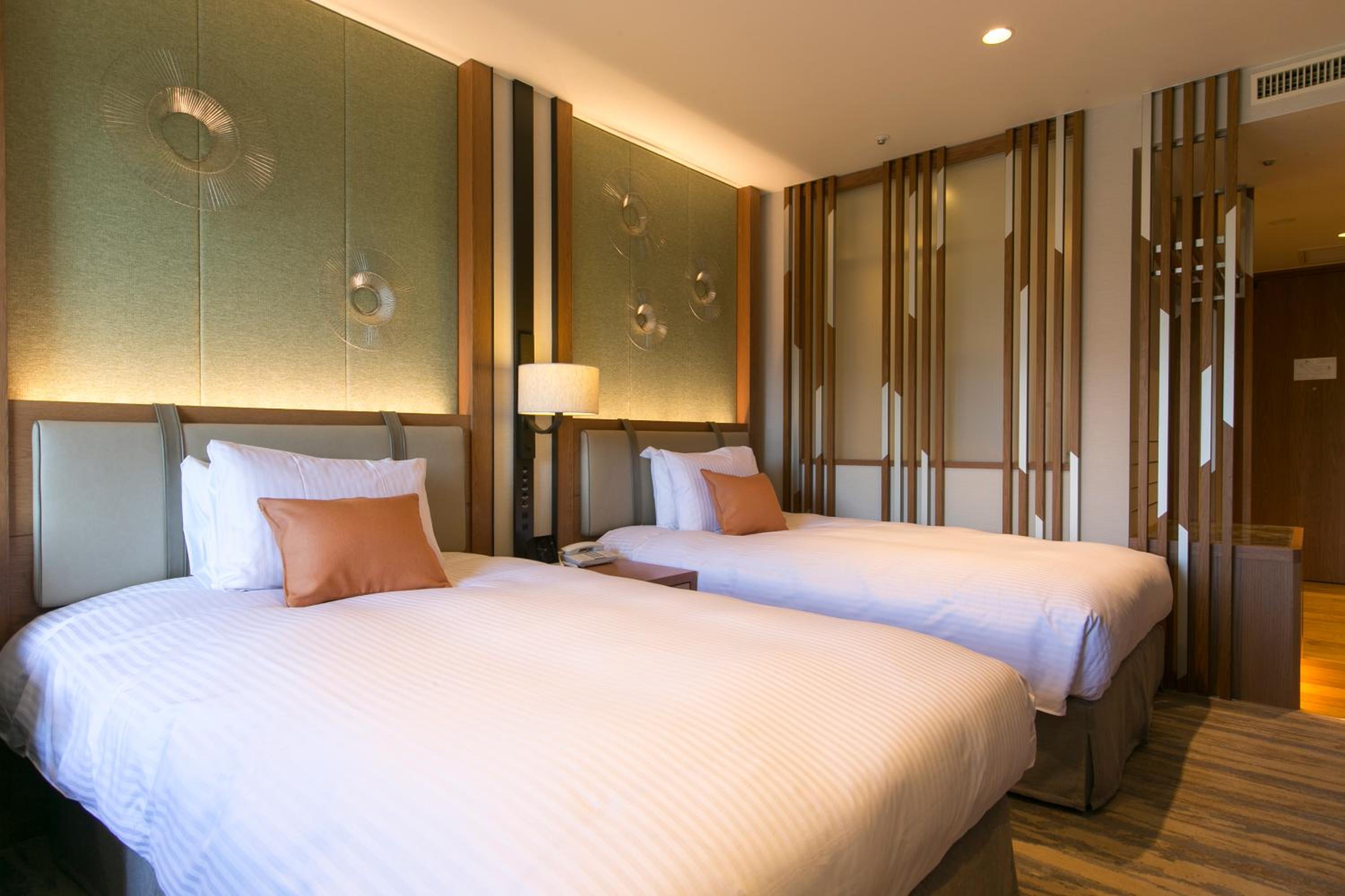 Superior Twin Room on Higher Floor with Mt. Fuji View