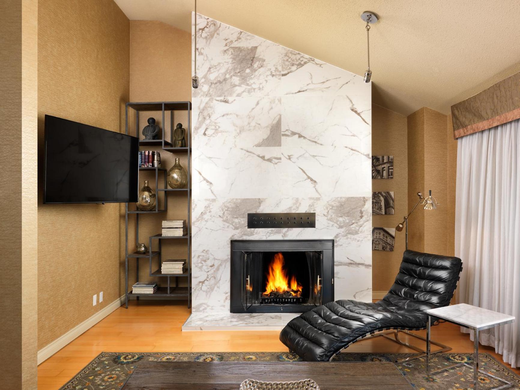 Two-Bedroom Suite with Harbor View
