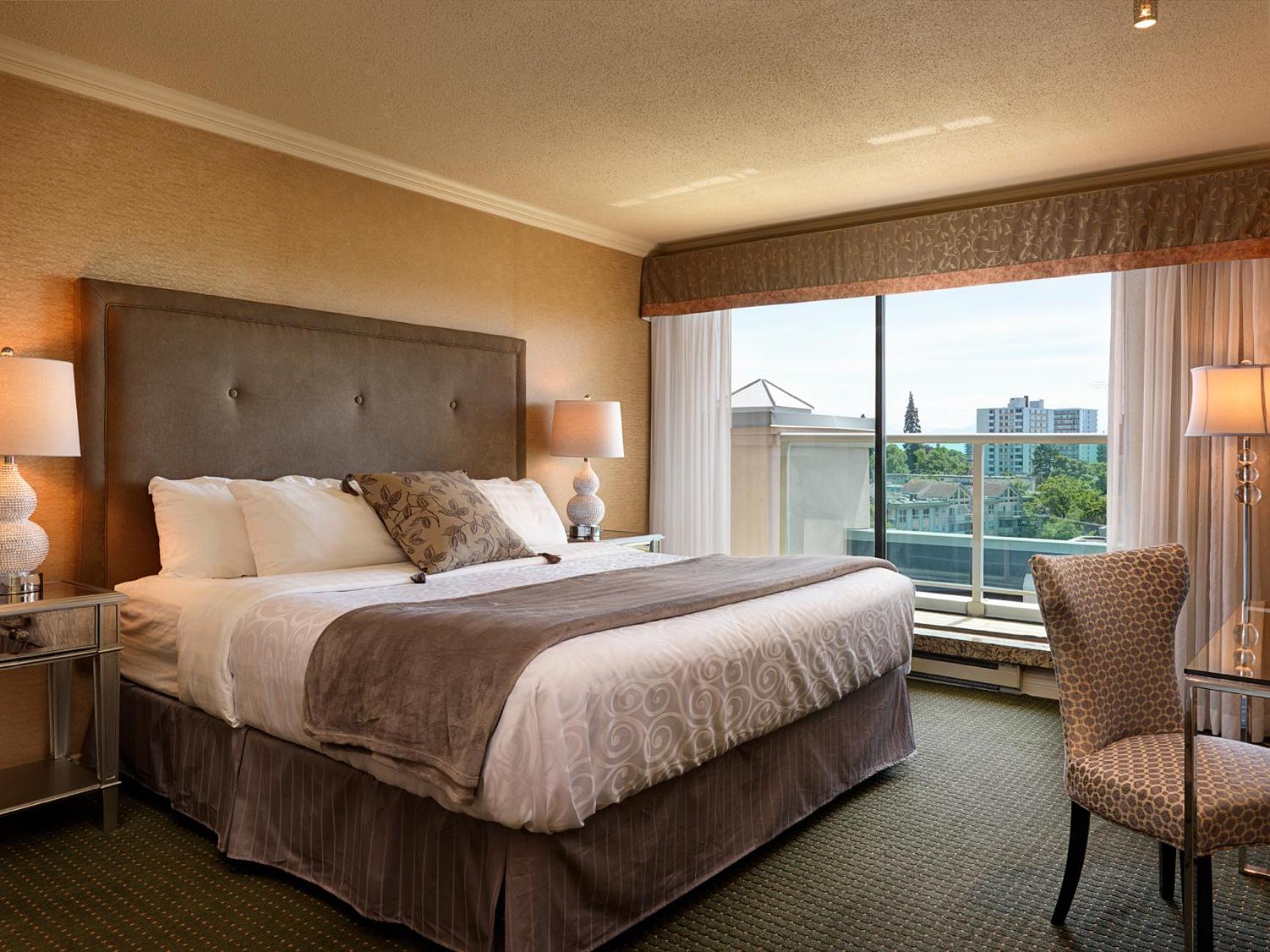 Two-Bedroom Suite with Harbor View
