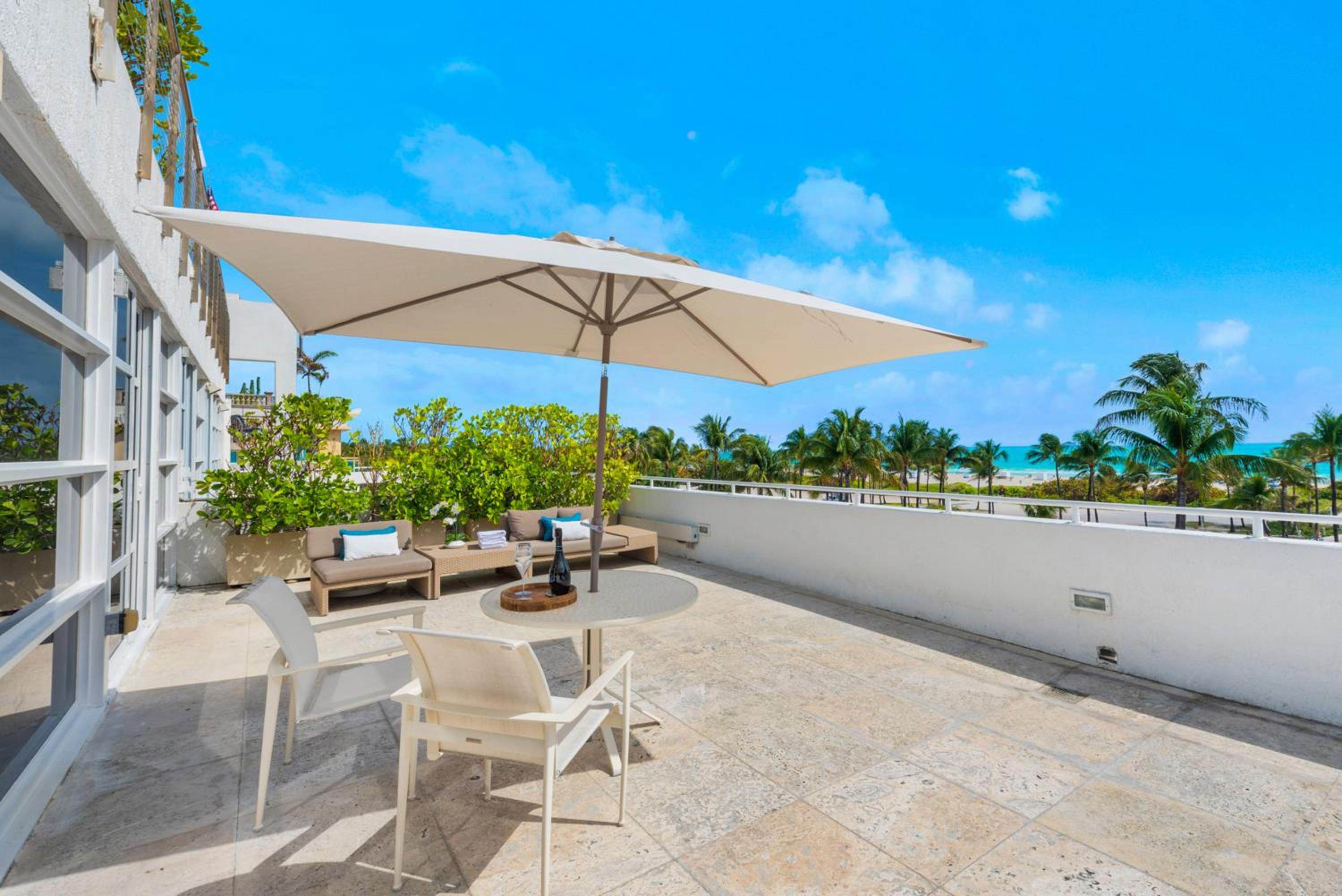BENTLEY PENTHOUSE OCEAN VIEW