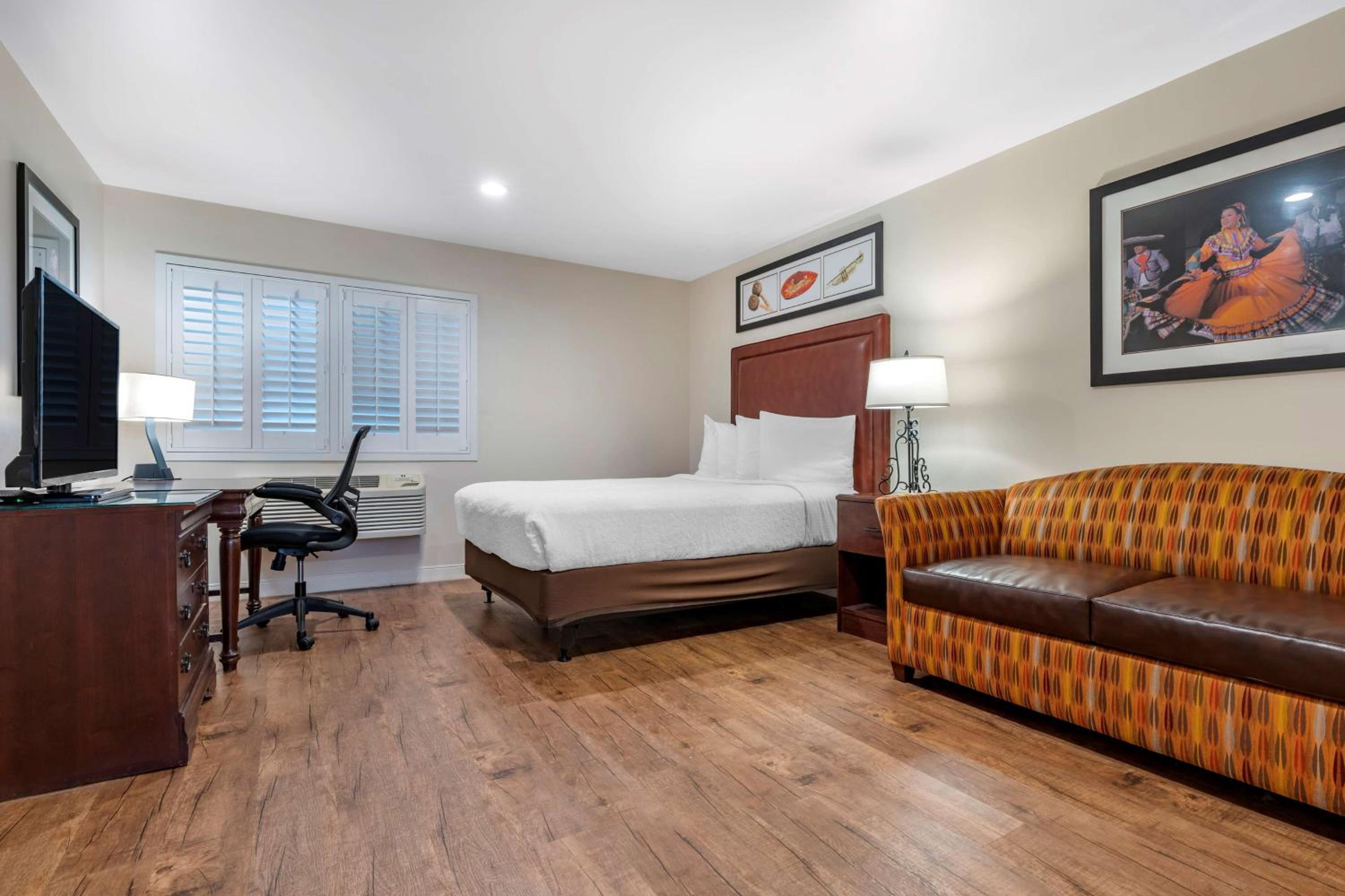 Queen Room with Two Queen Beds and Sofa Bed - Roll-In Shower/Mobility Accessible