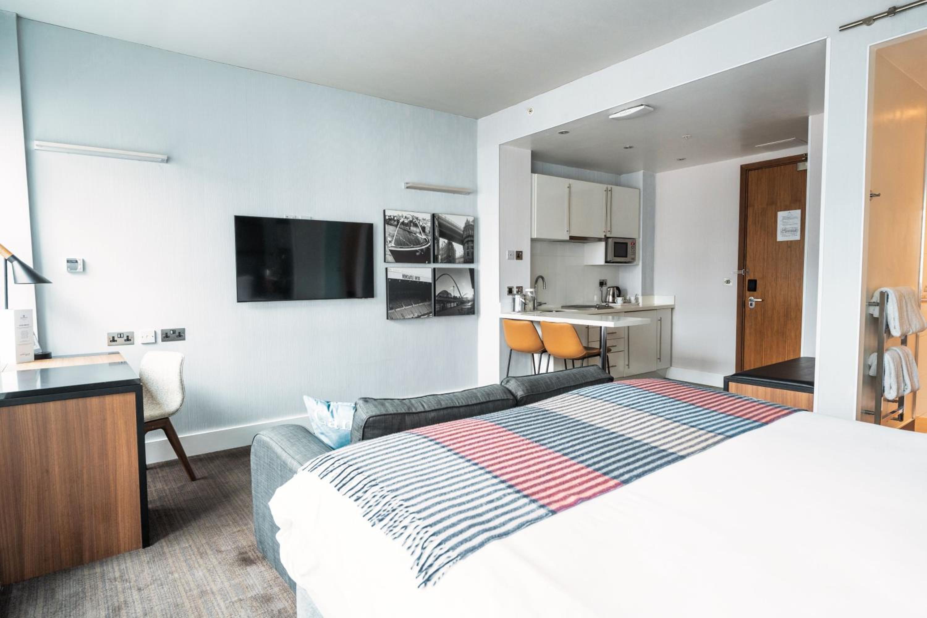 Studio, 1 King Bed, Sofa Bed, Kitchenette