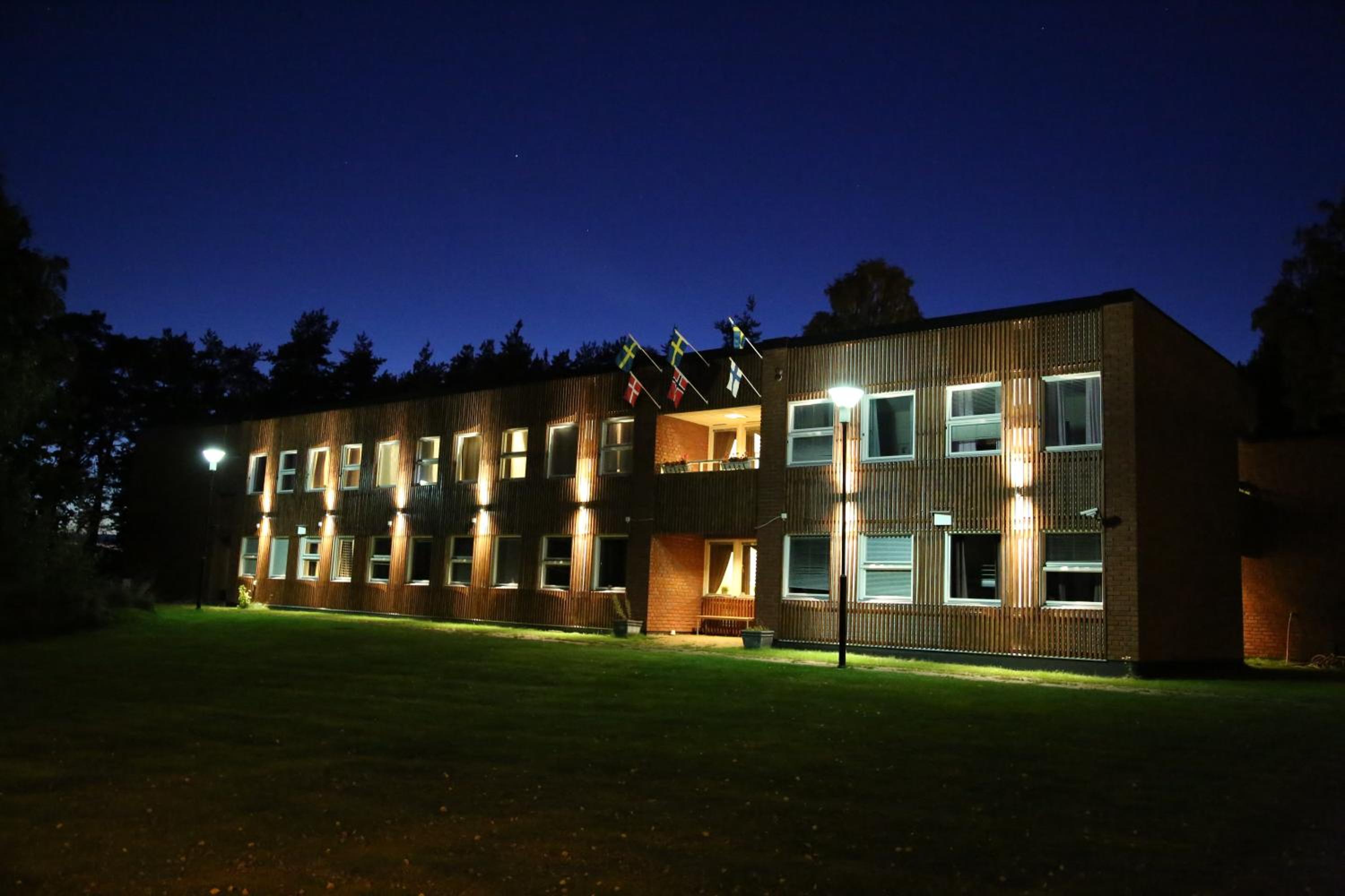 Family Room (2 Adults + 2 Children)