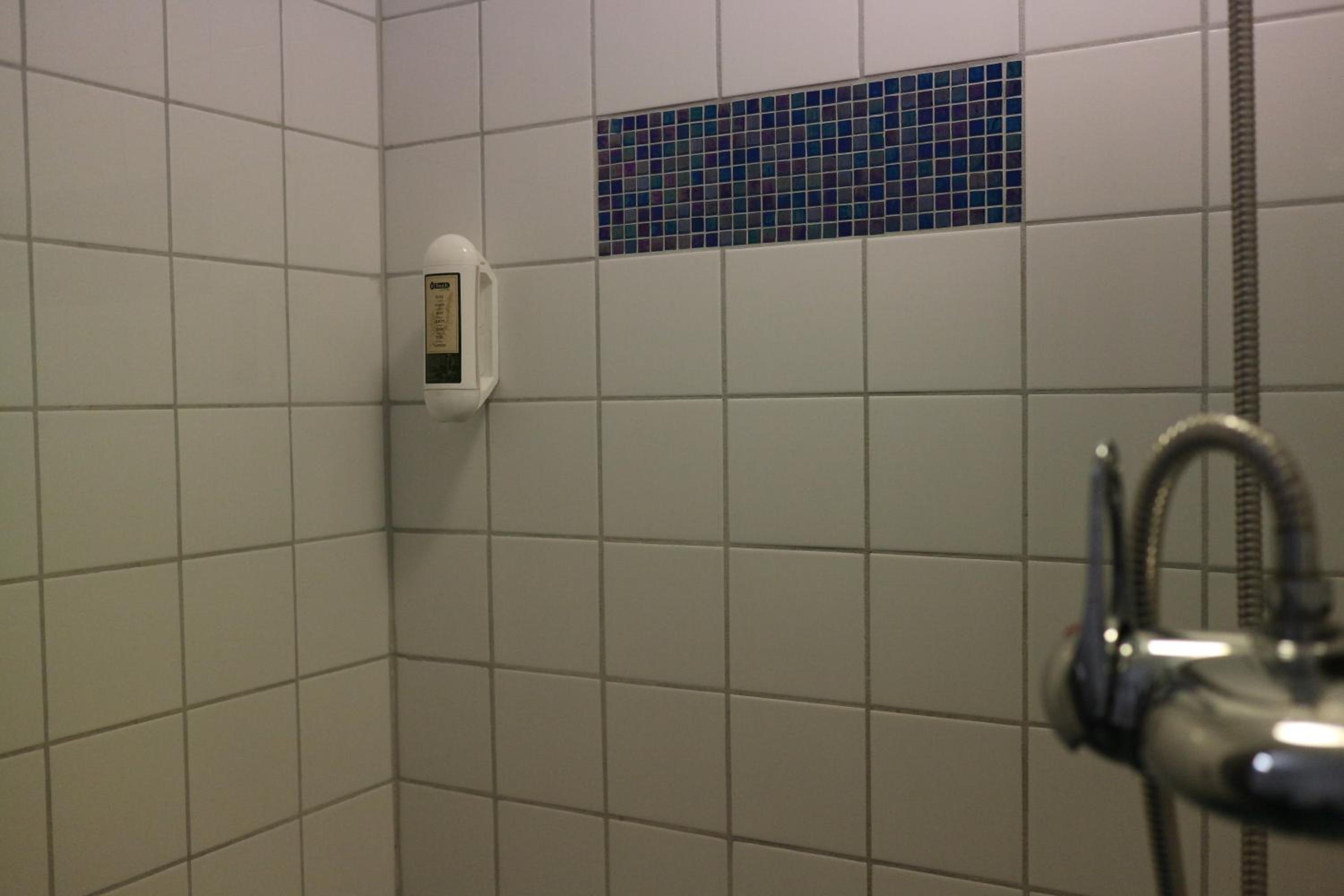 Family Room (2 Adults + 2 Children)