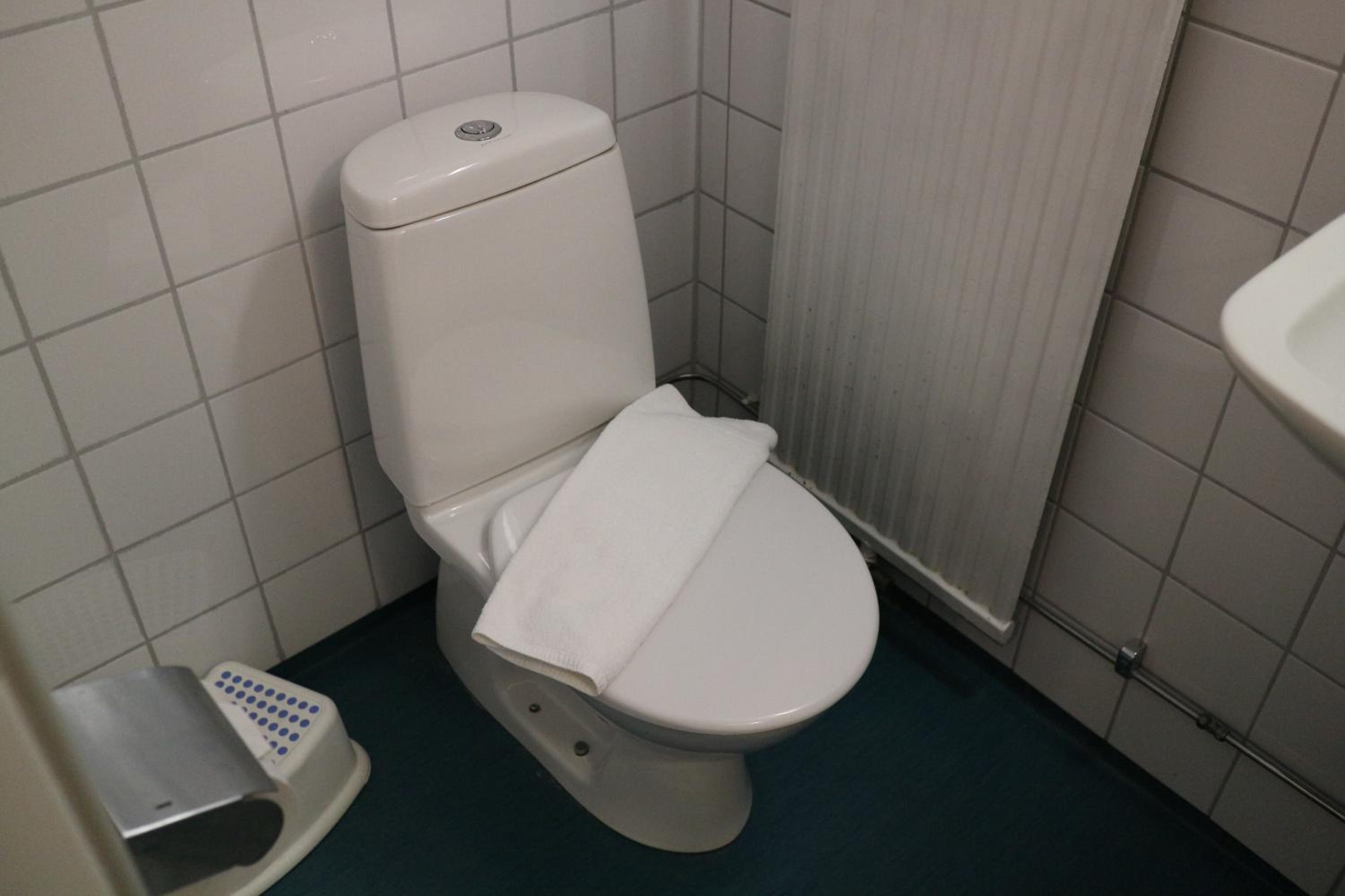 Family Room (2 Adults + 2 Children)