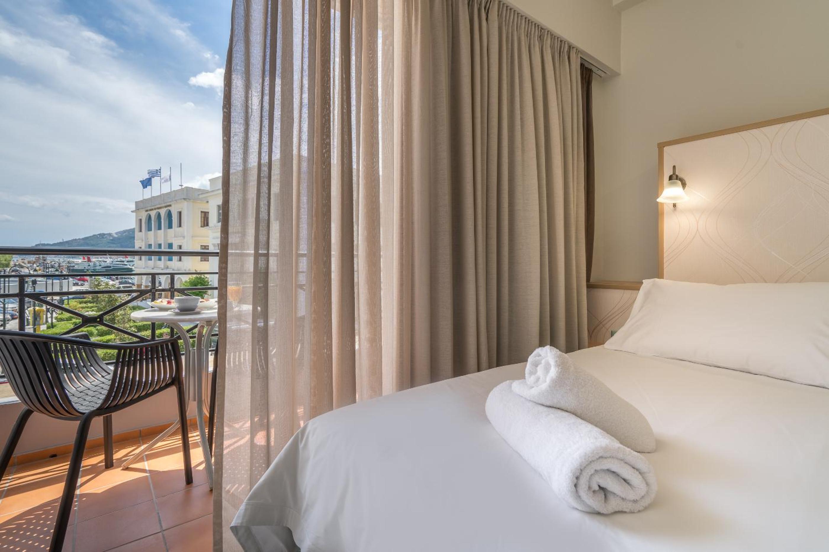 Double or Twin Room with Sea View