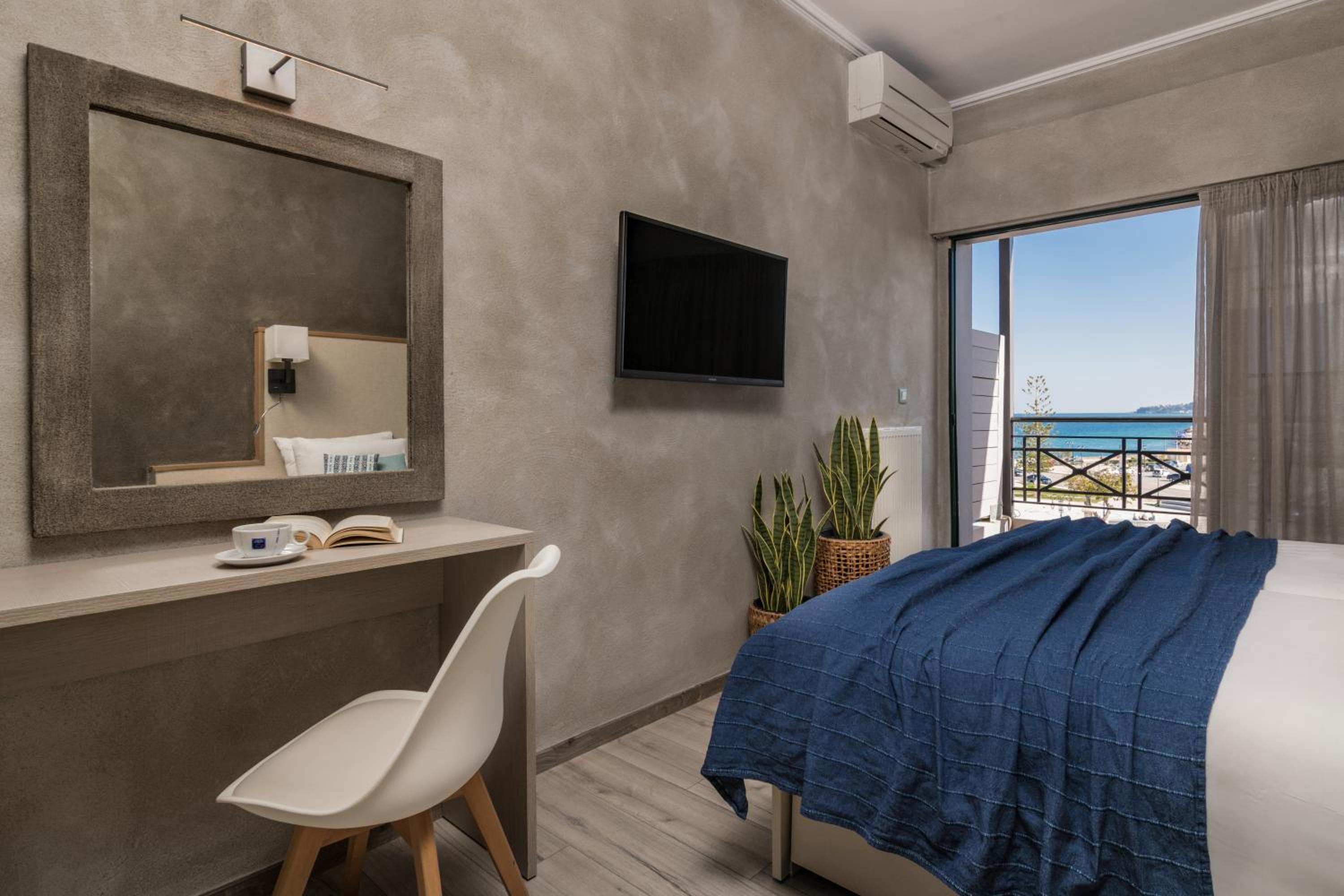 Double or Twin Room with Sea View