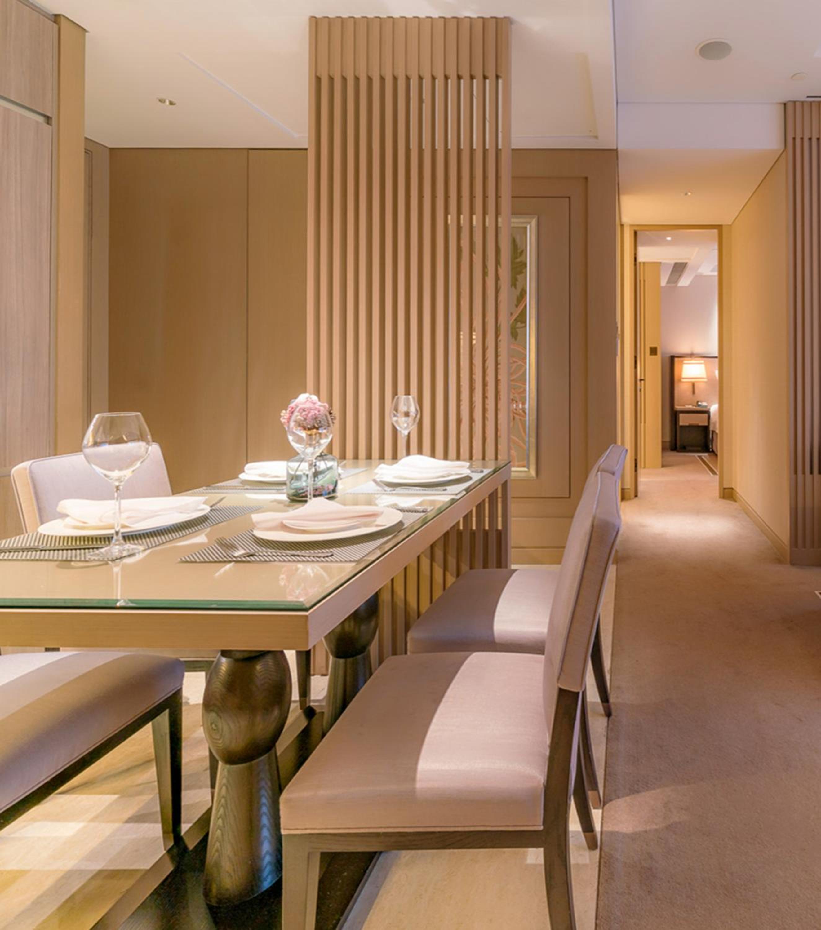 Deluxe One-Bedroom Suite