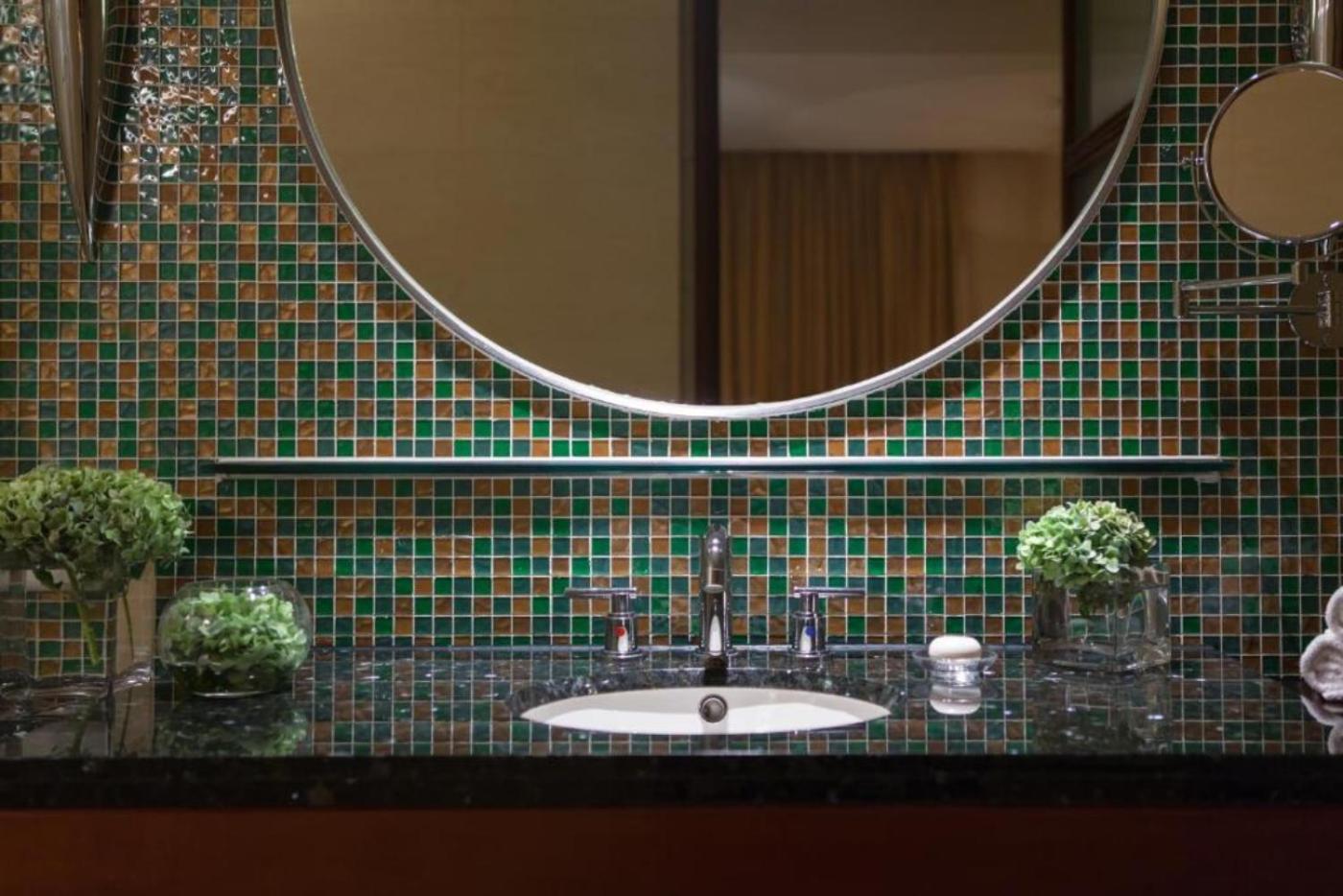 Club Guest Room with King Bed