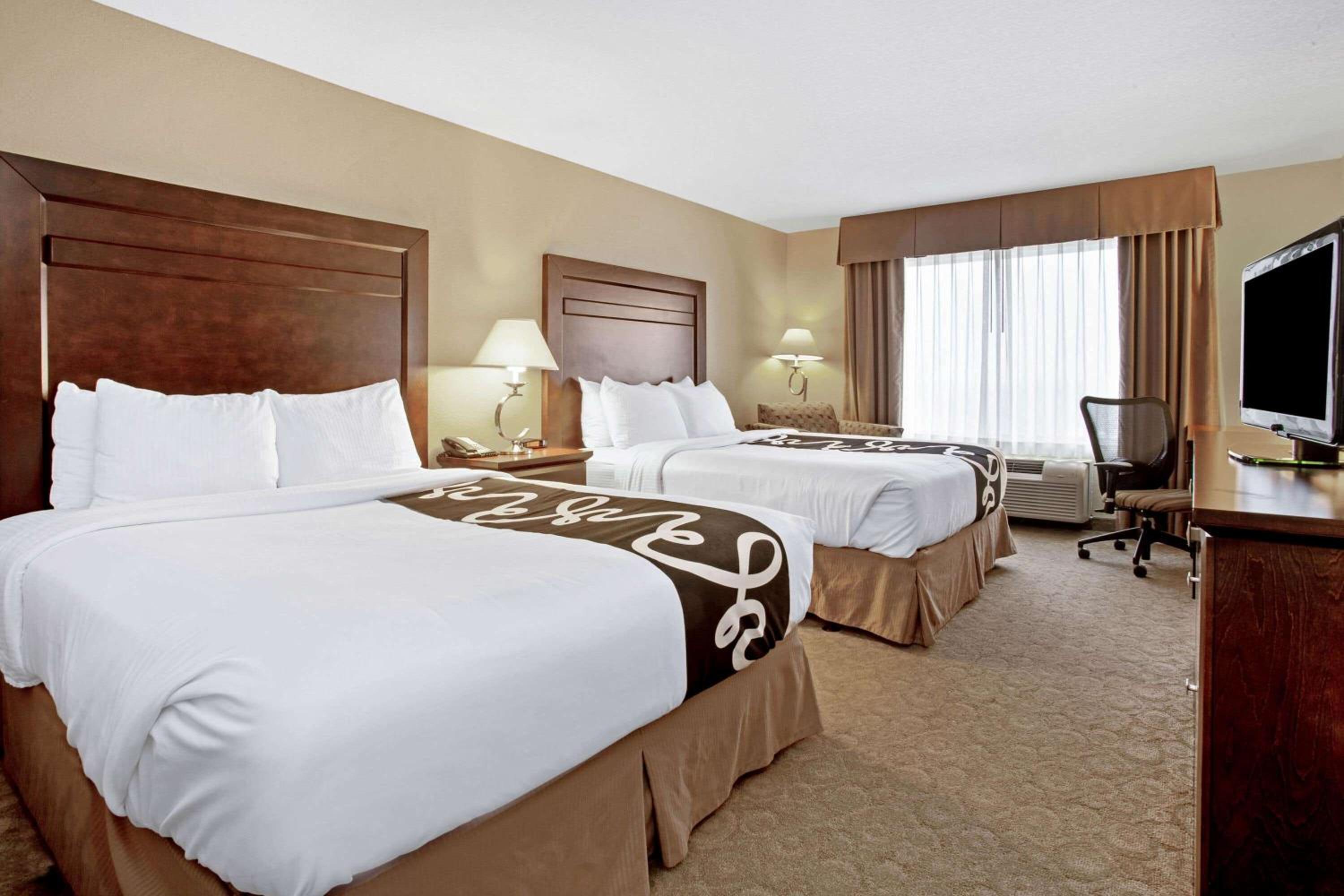 Deluxe Queen Room with Two Queen Beds