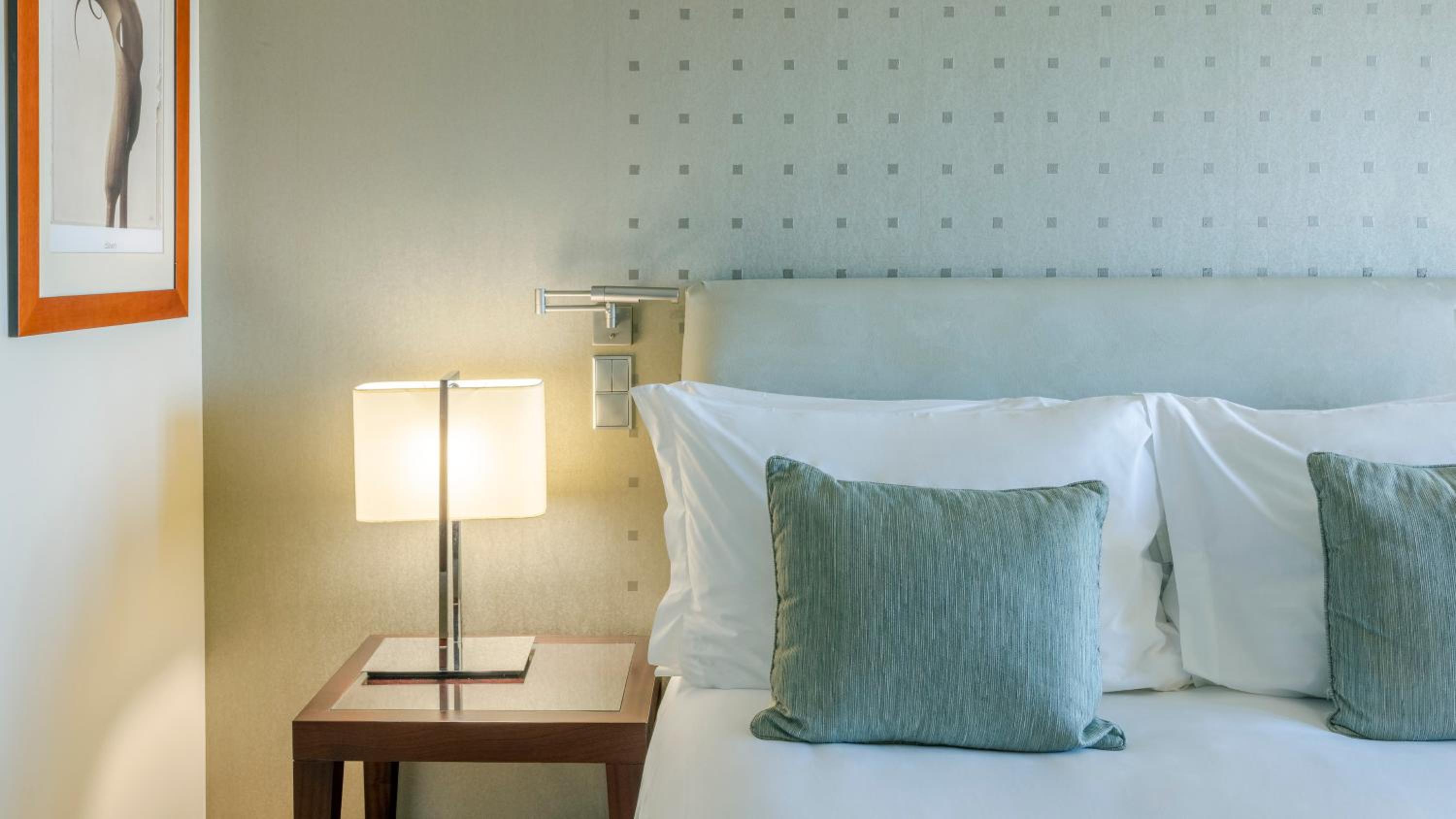 Premium Queen Room with Lounge Access