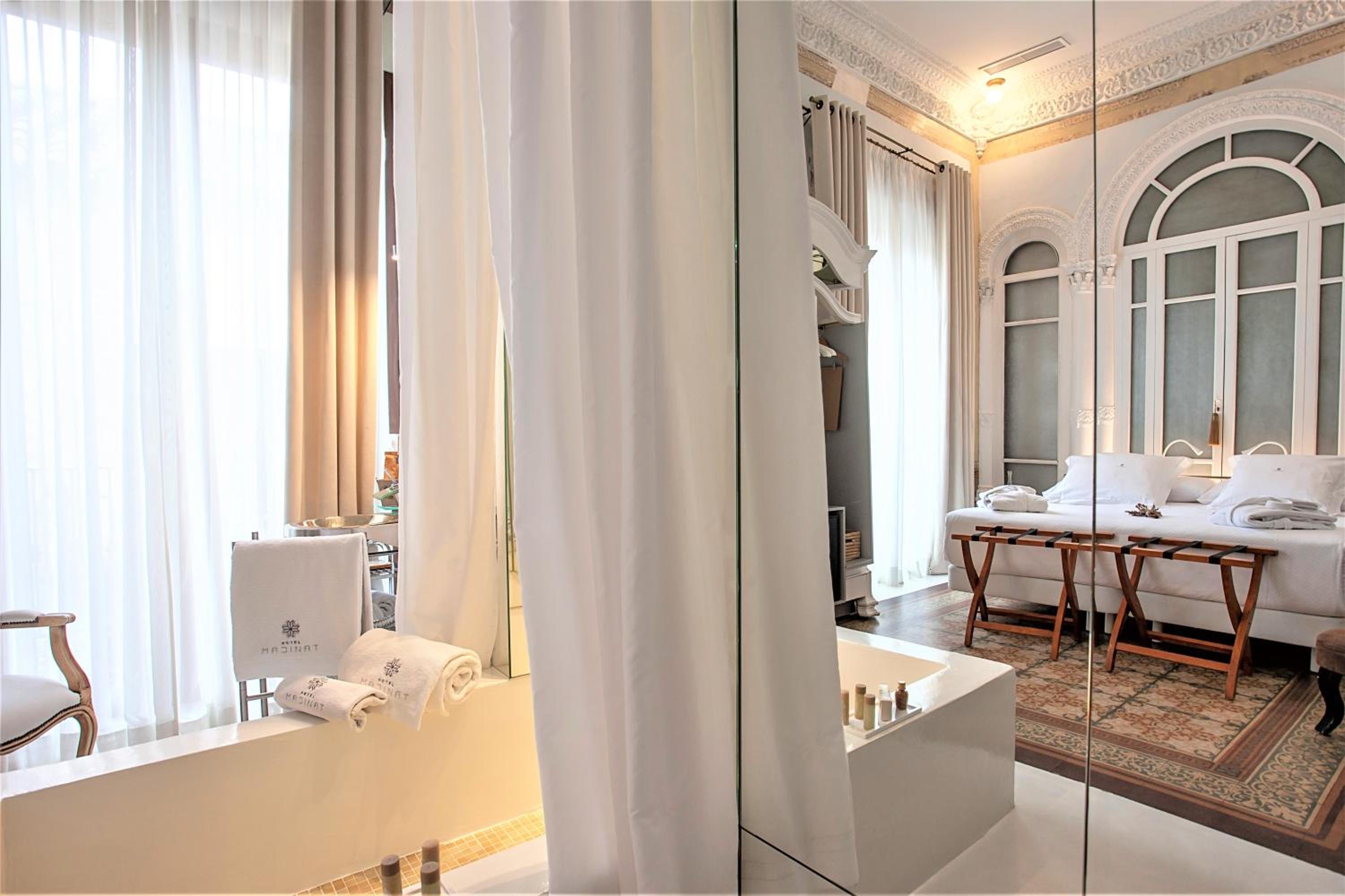 Deluxe Double Room with Bath