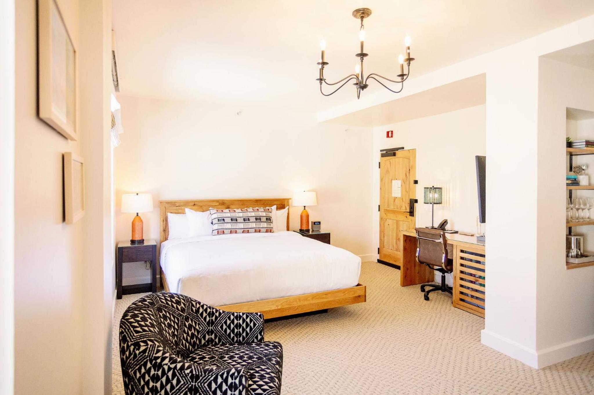 ADA King Suite