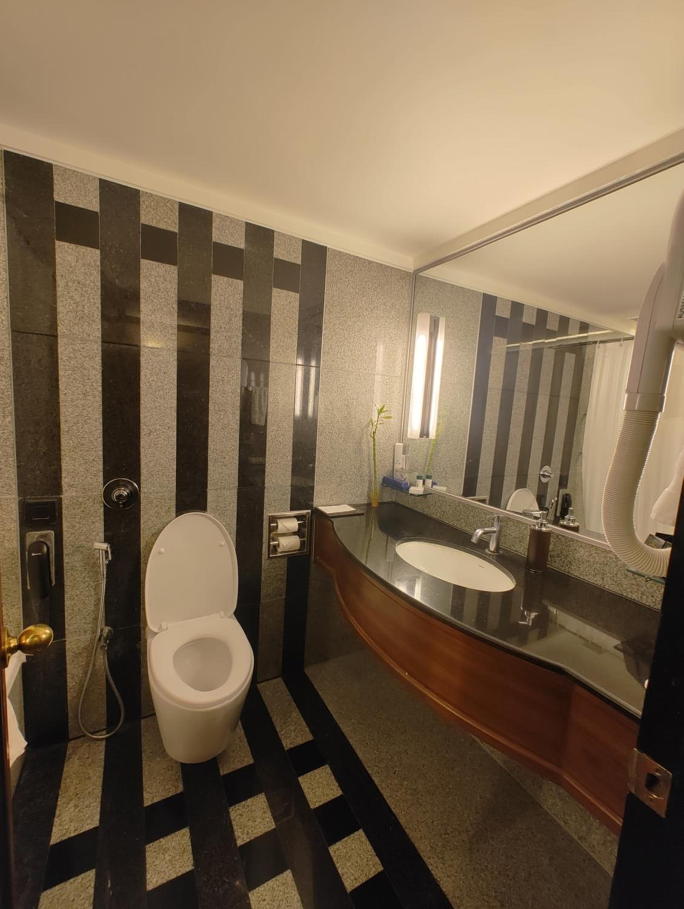 Sea Facing Room - 2 Single Beds