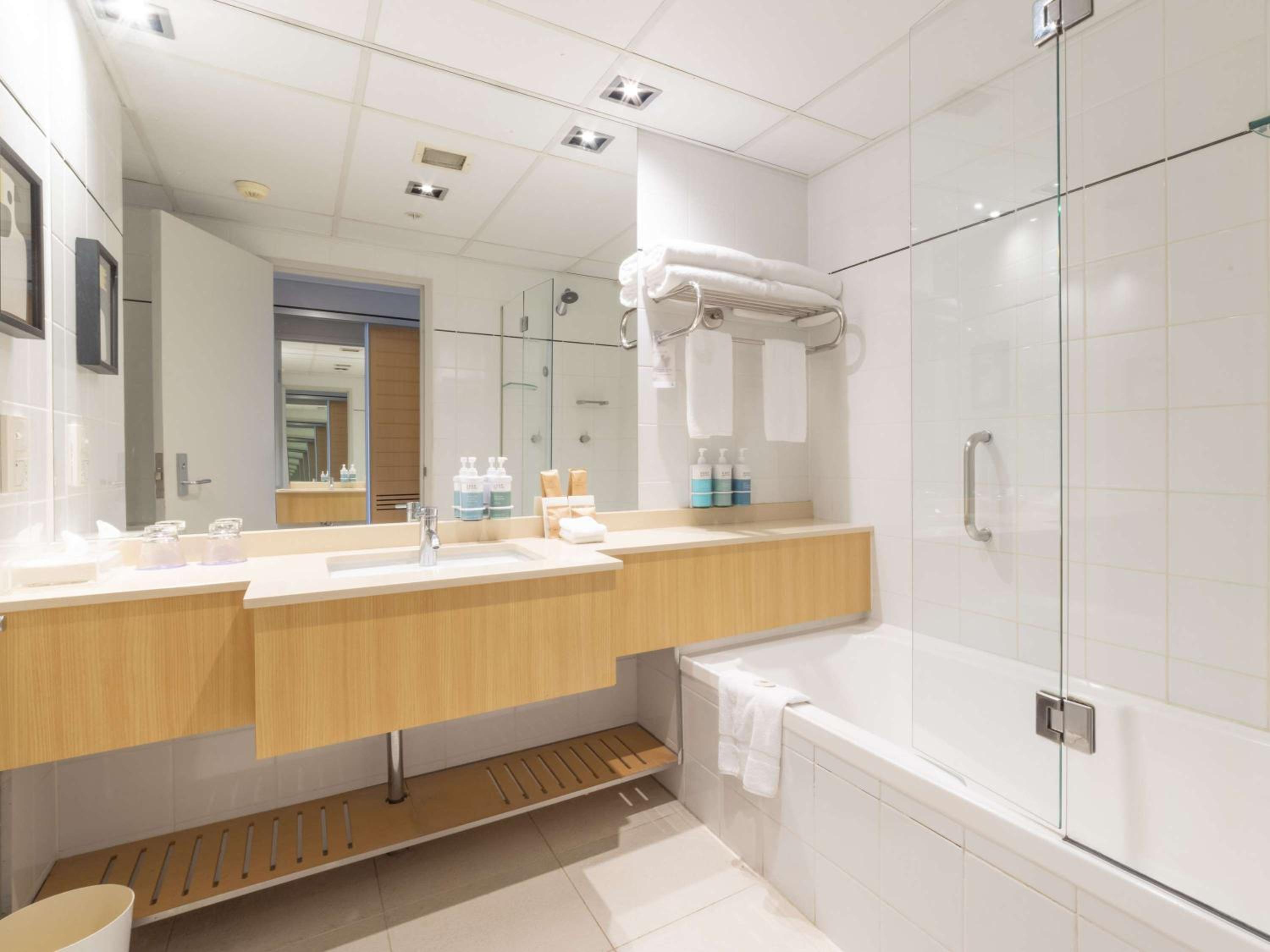 Deluxe Queen Room with City View