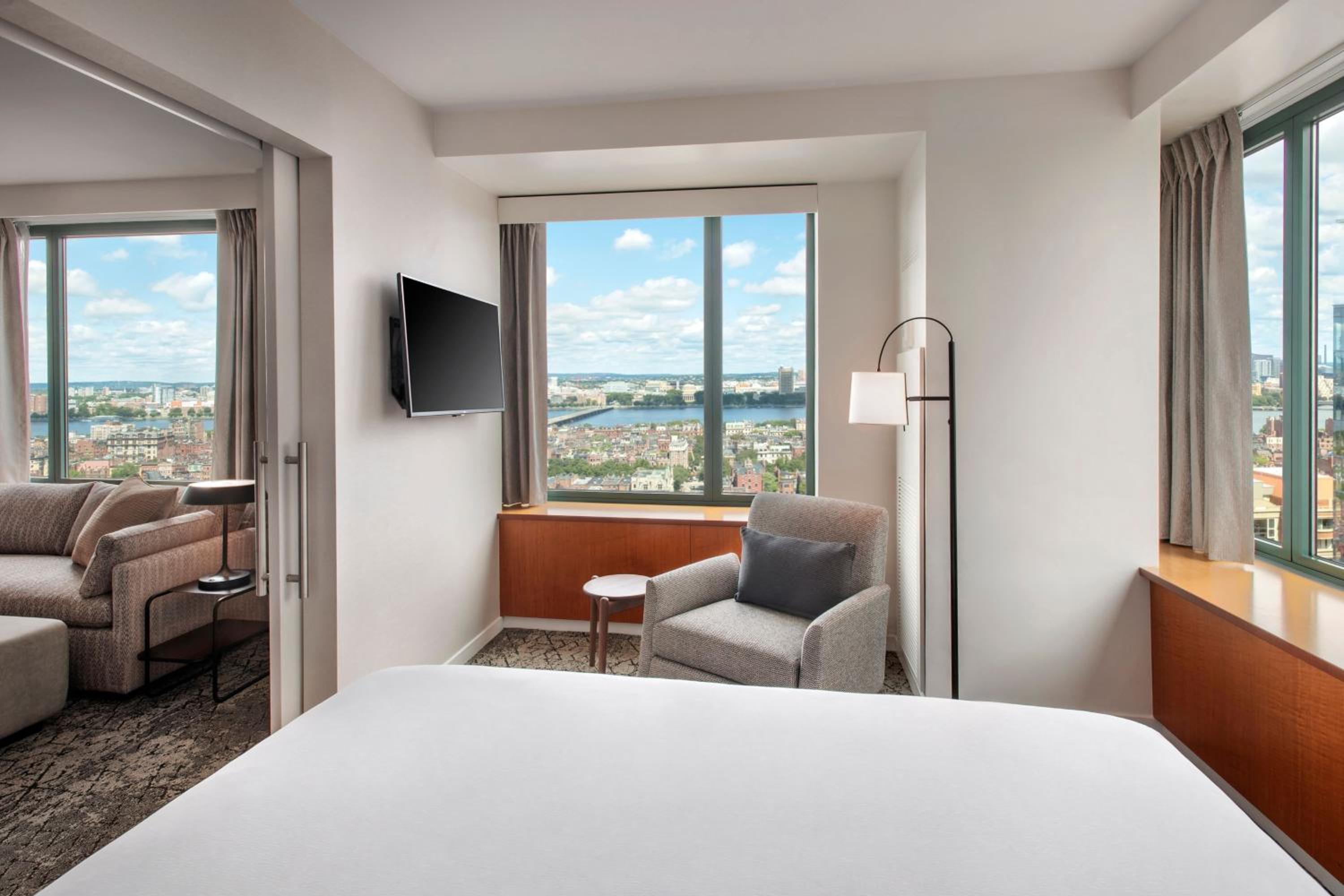 Junior River View Suite, Junior Suite, 1 King, Sofa bed