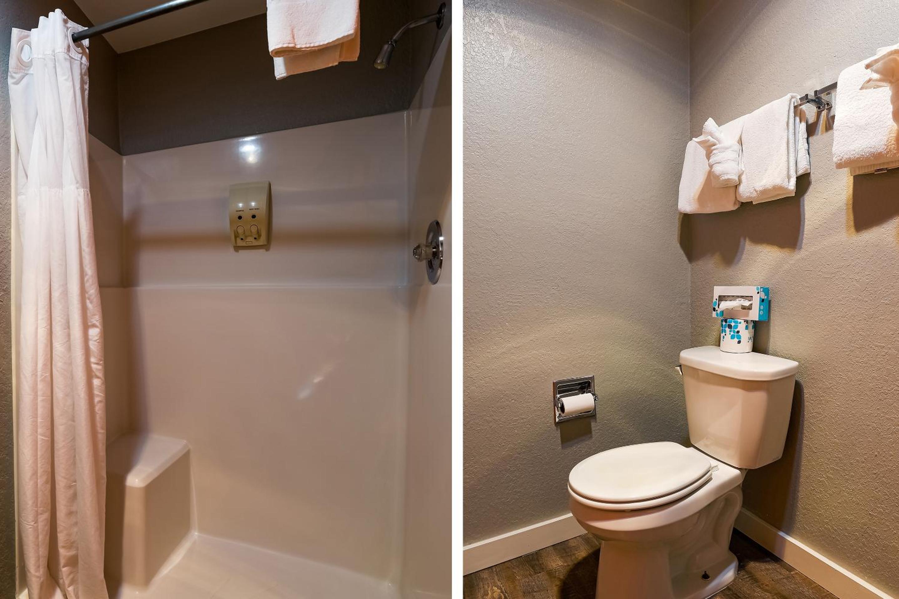 2 Queen Beds with River View