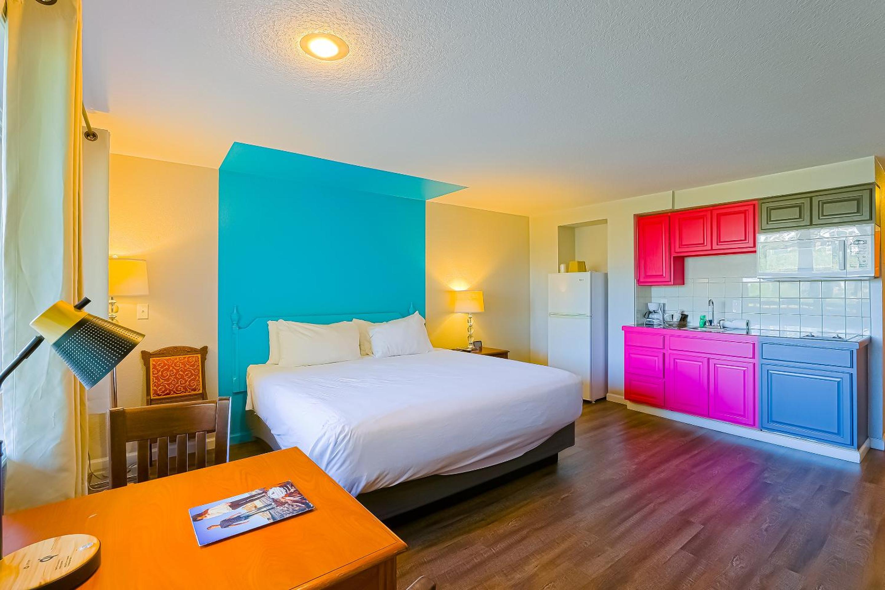 King Kitchenette with River View