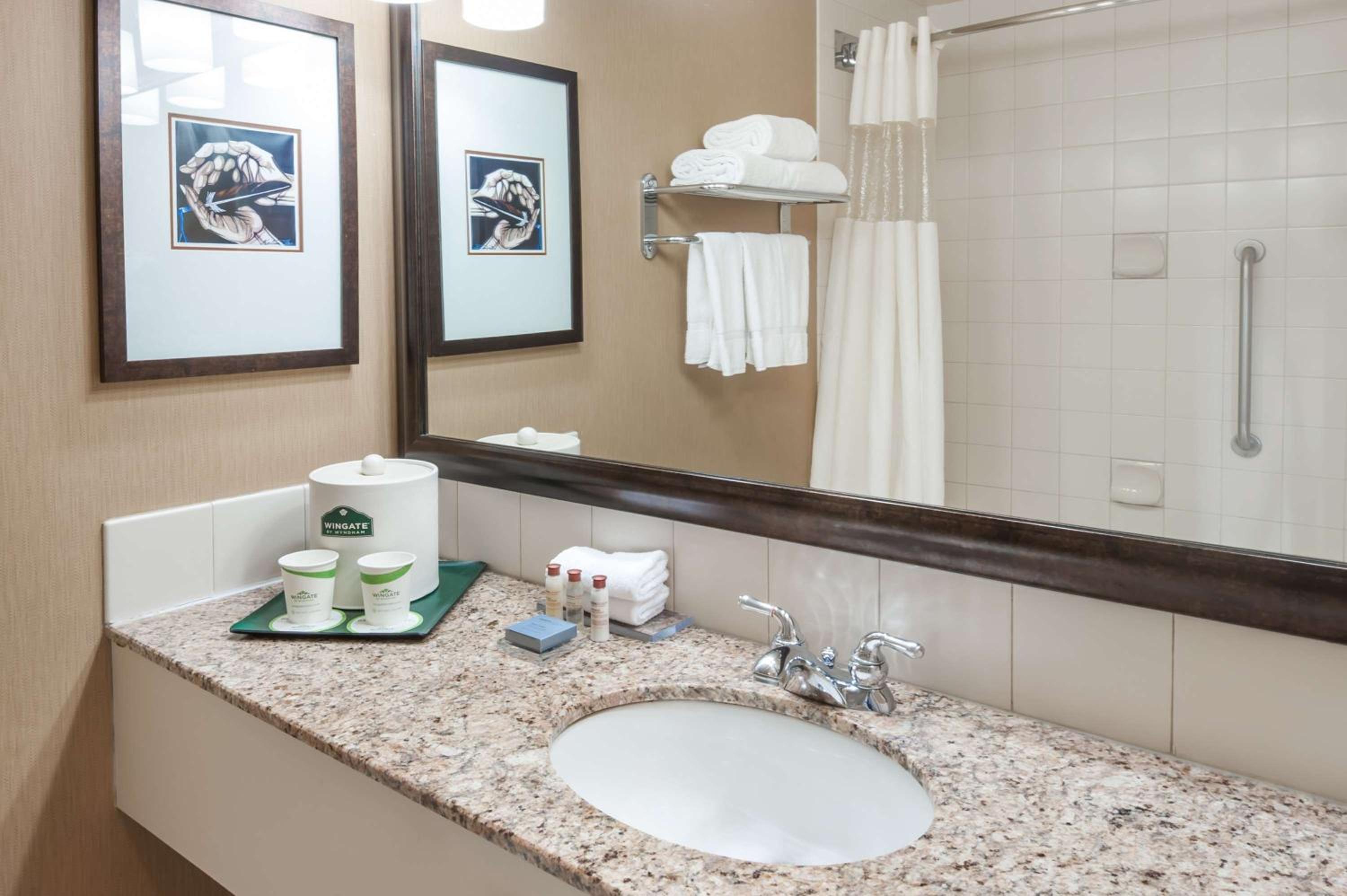 Family Suite with 2 King Beds, Non-Smoking