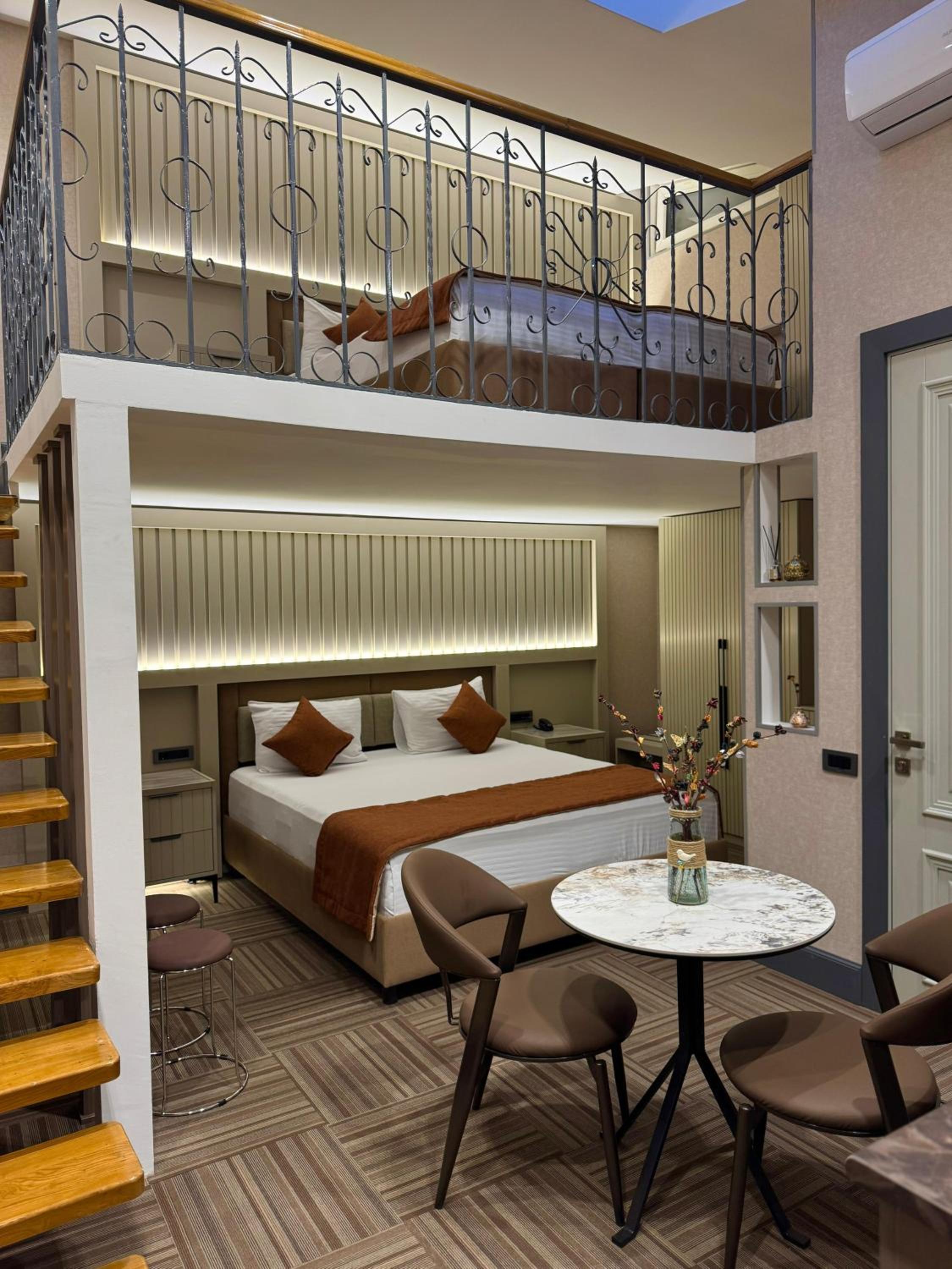 Duplex Quadruple Room