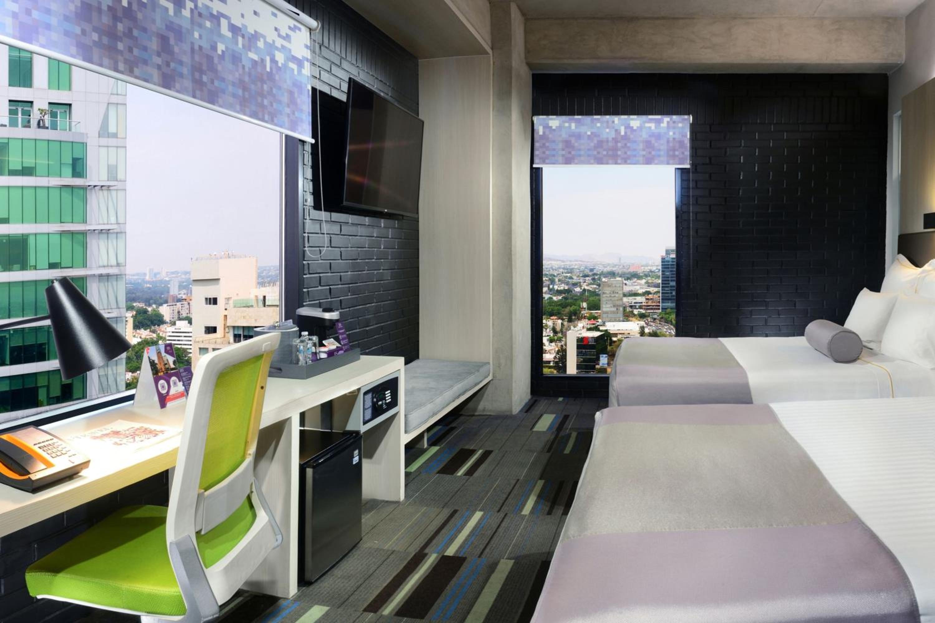 Aloft, Guest Room, 2 Queens