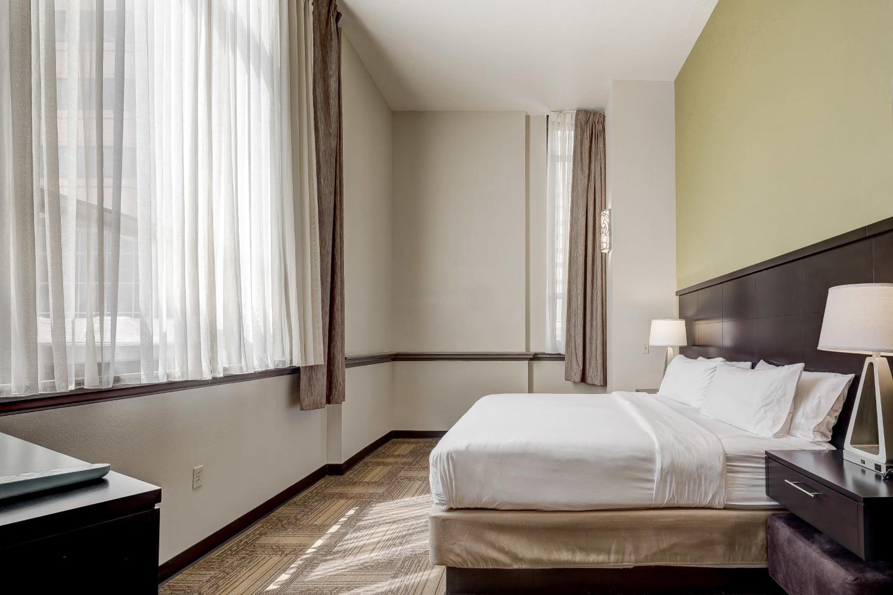 One-Bedroom King Suite with Sofa Bed and Harbor View