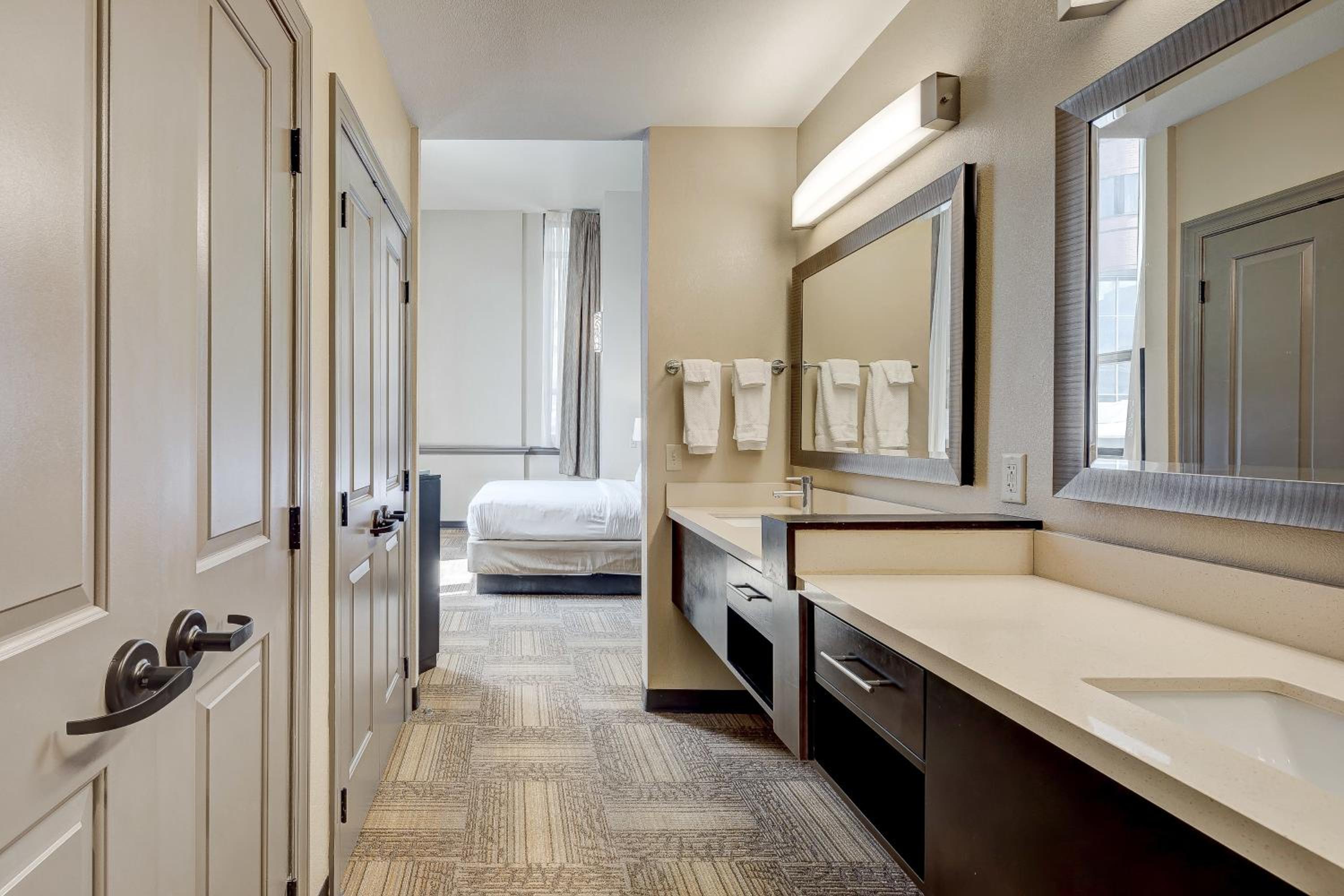 One-Bedroom King Suite with Sofa Bed and Harbor View