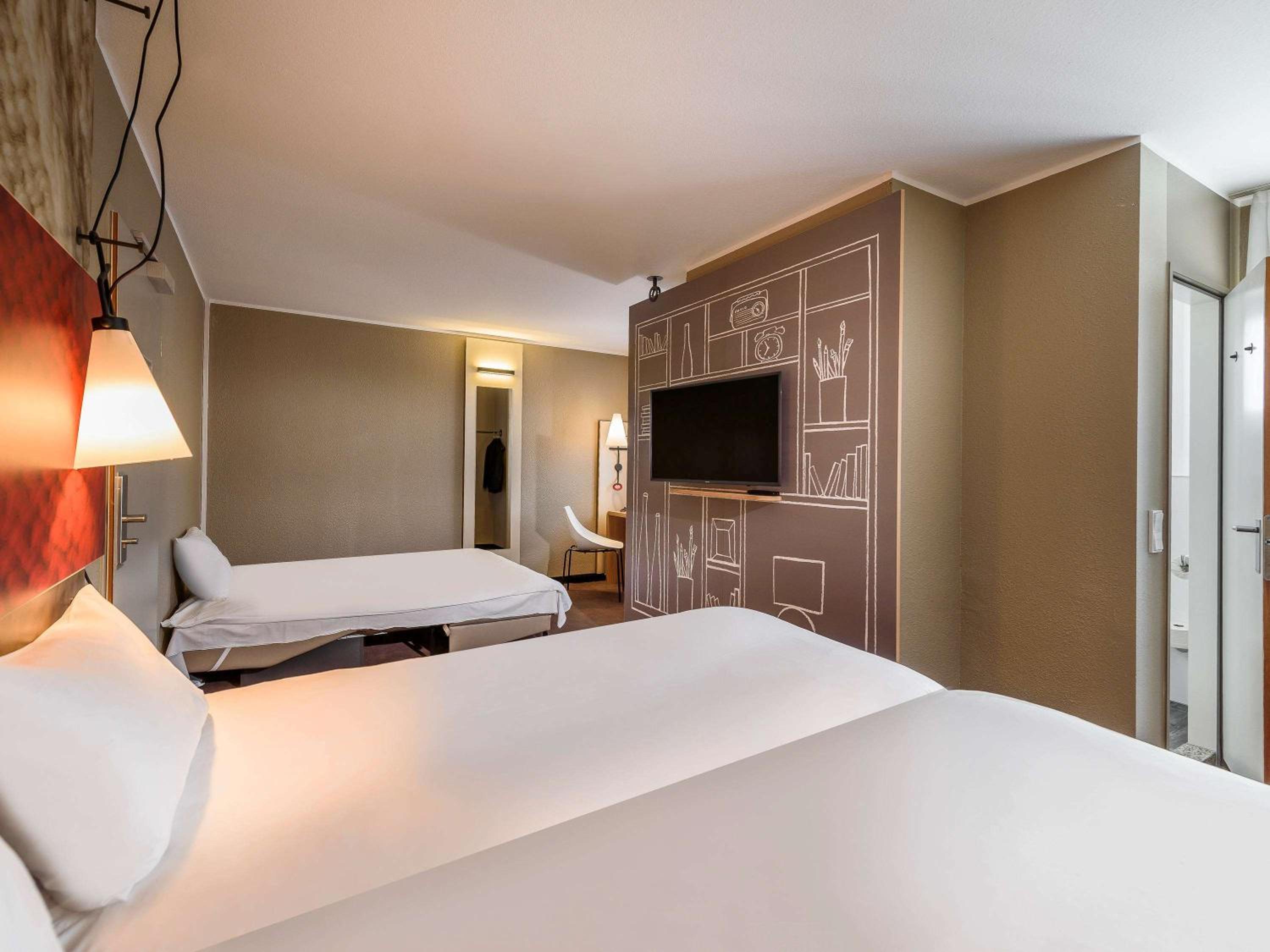 Junior Suite with One King Bed and Sofa