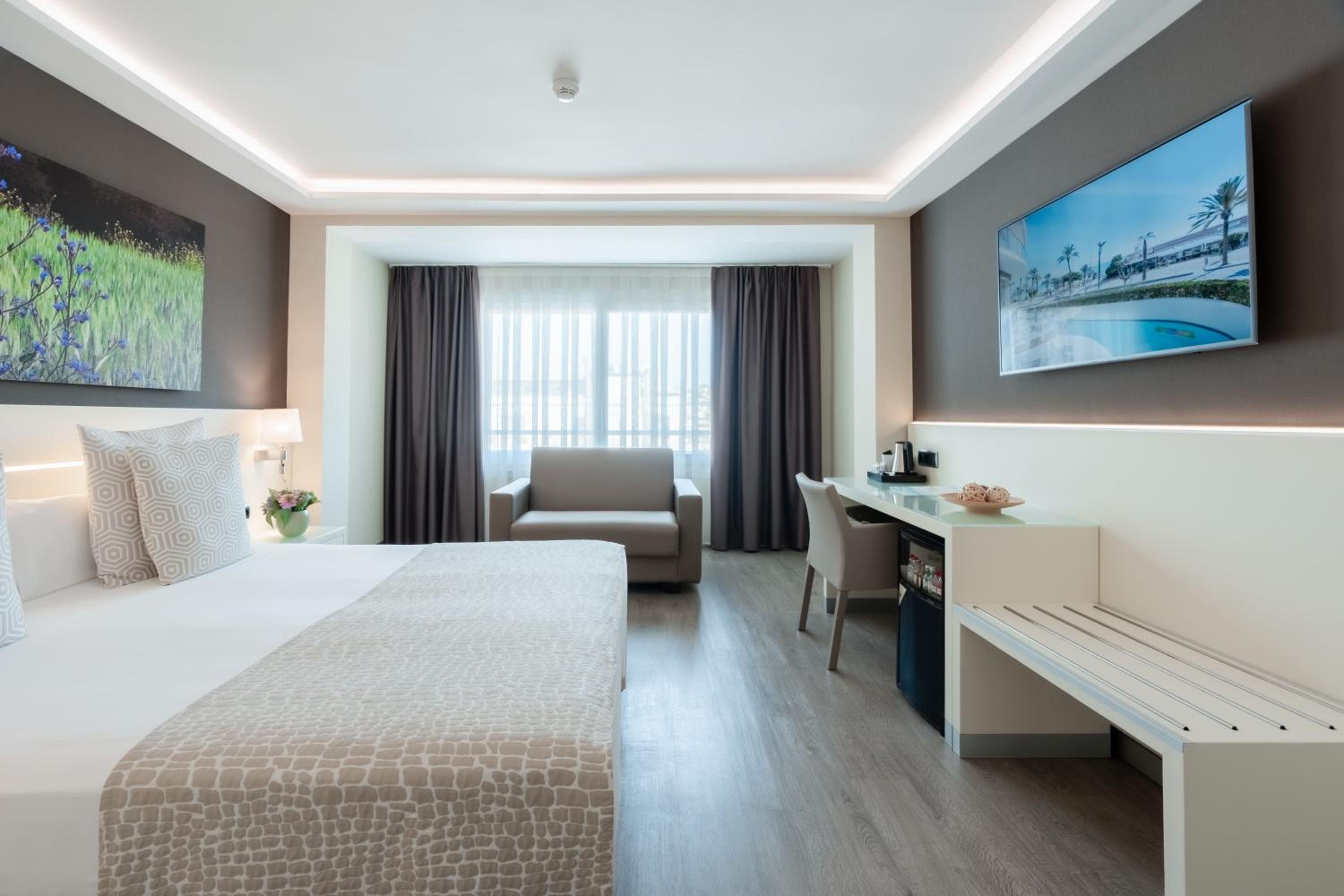 Triple Room with Mountain View