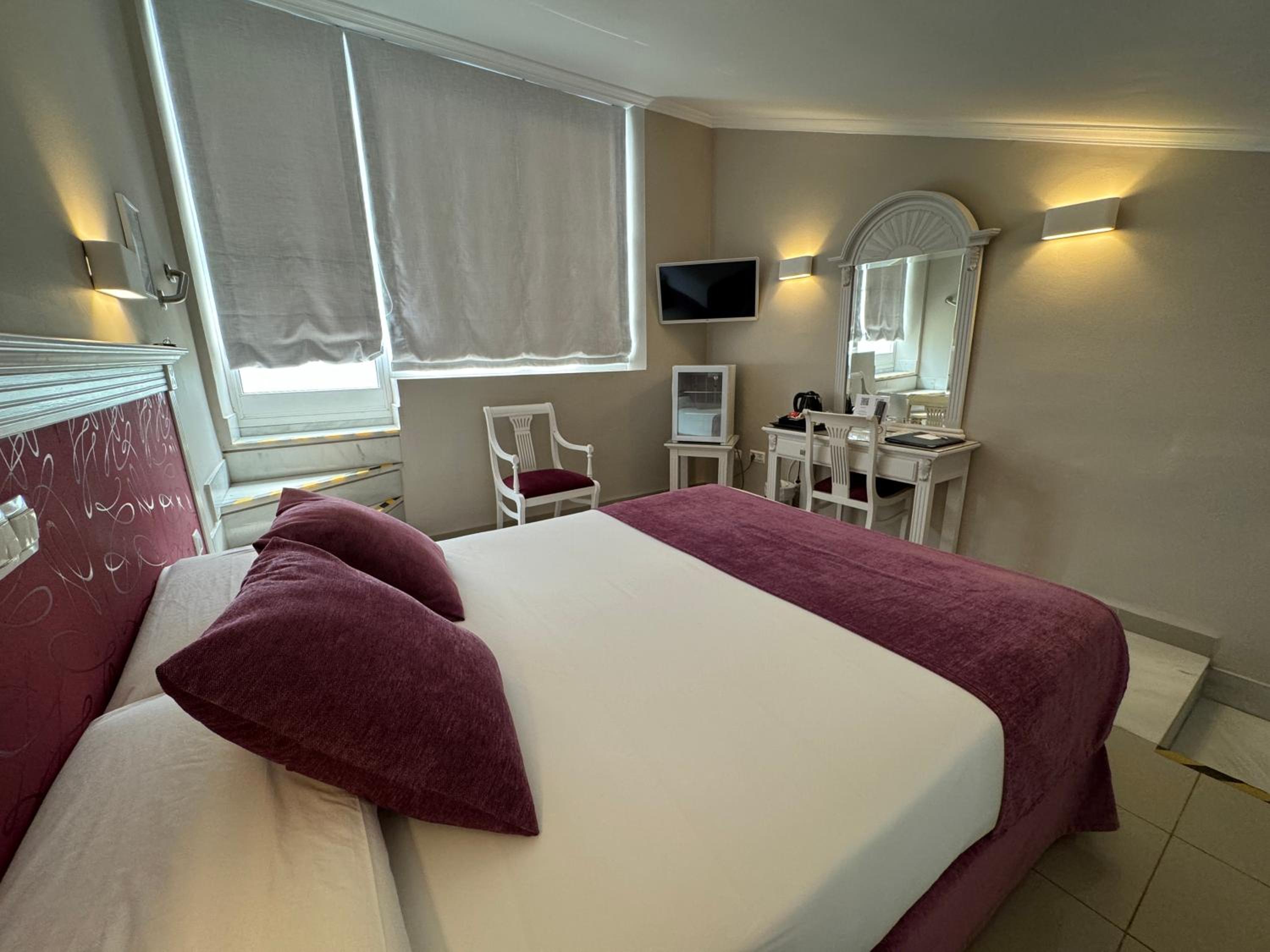 Double or Twin Room with Swimming Pool Access