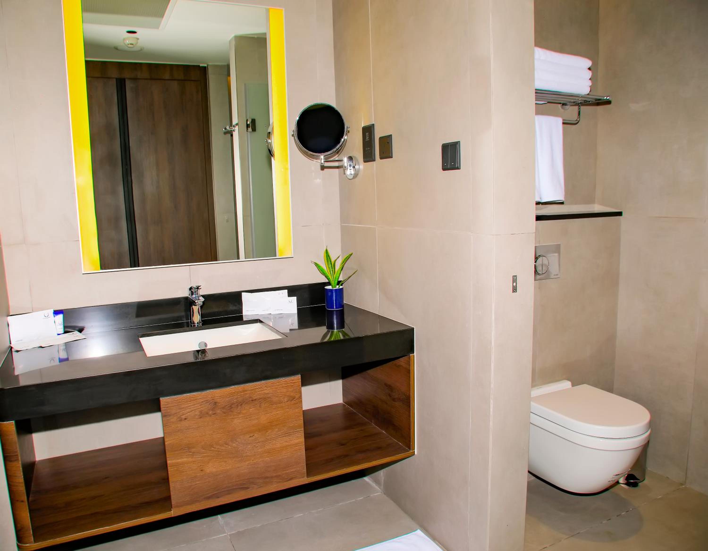 Deluxe Double with Partial Sea View