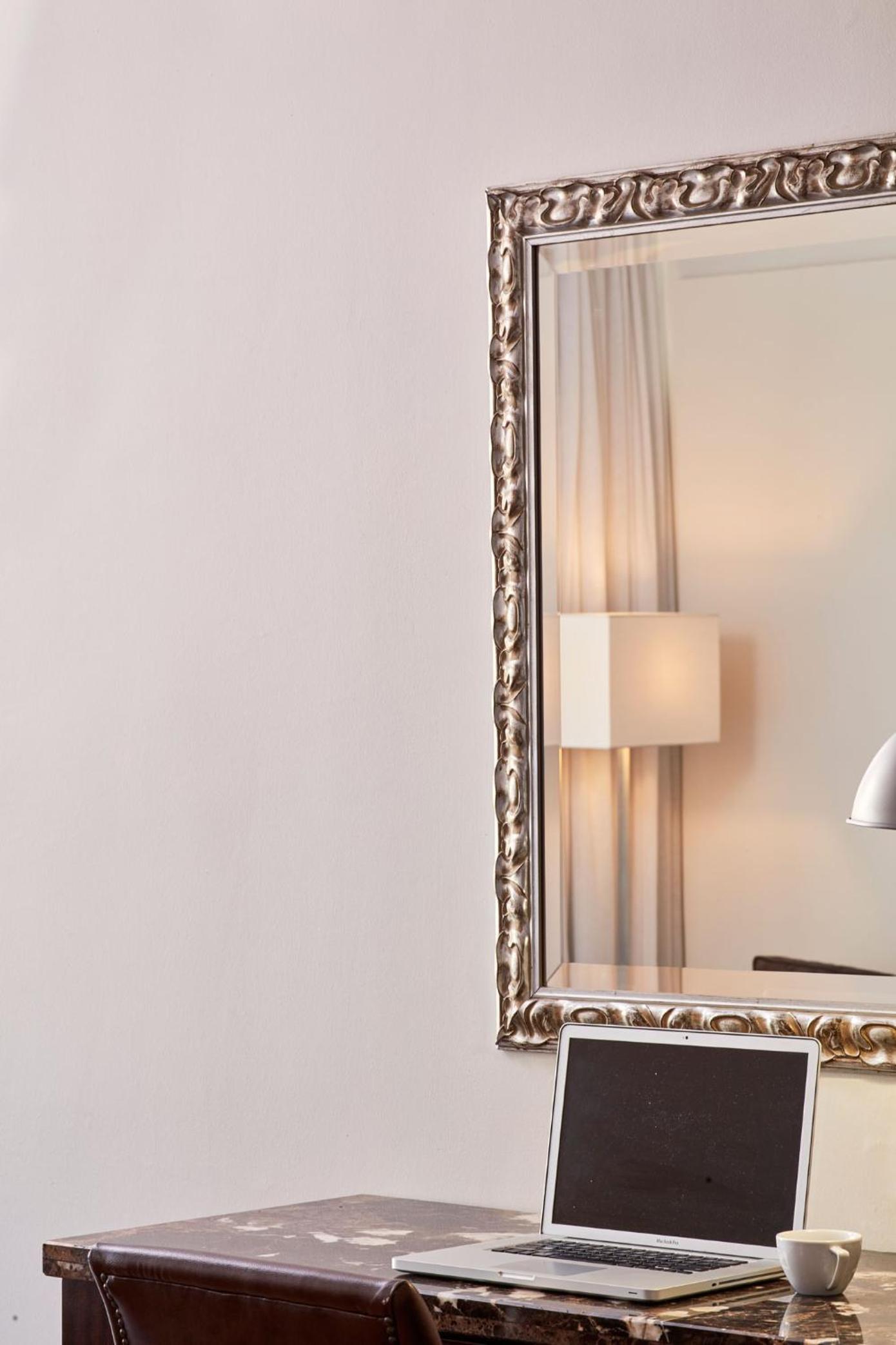  Standard Studio partial sea view