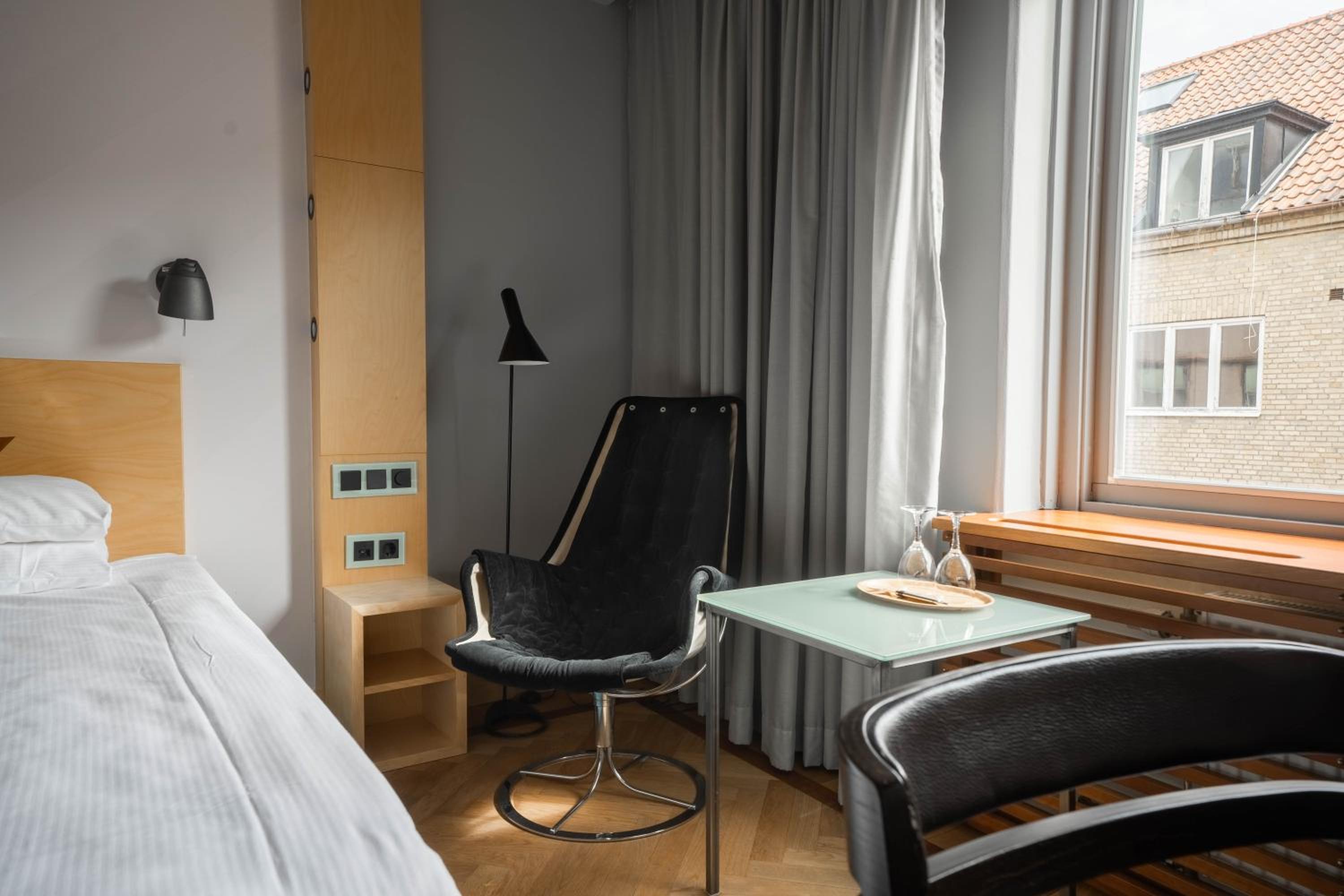 Double Room (63 in bed)