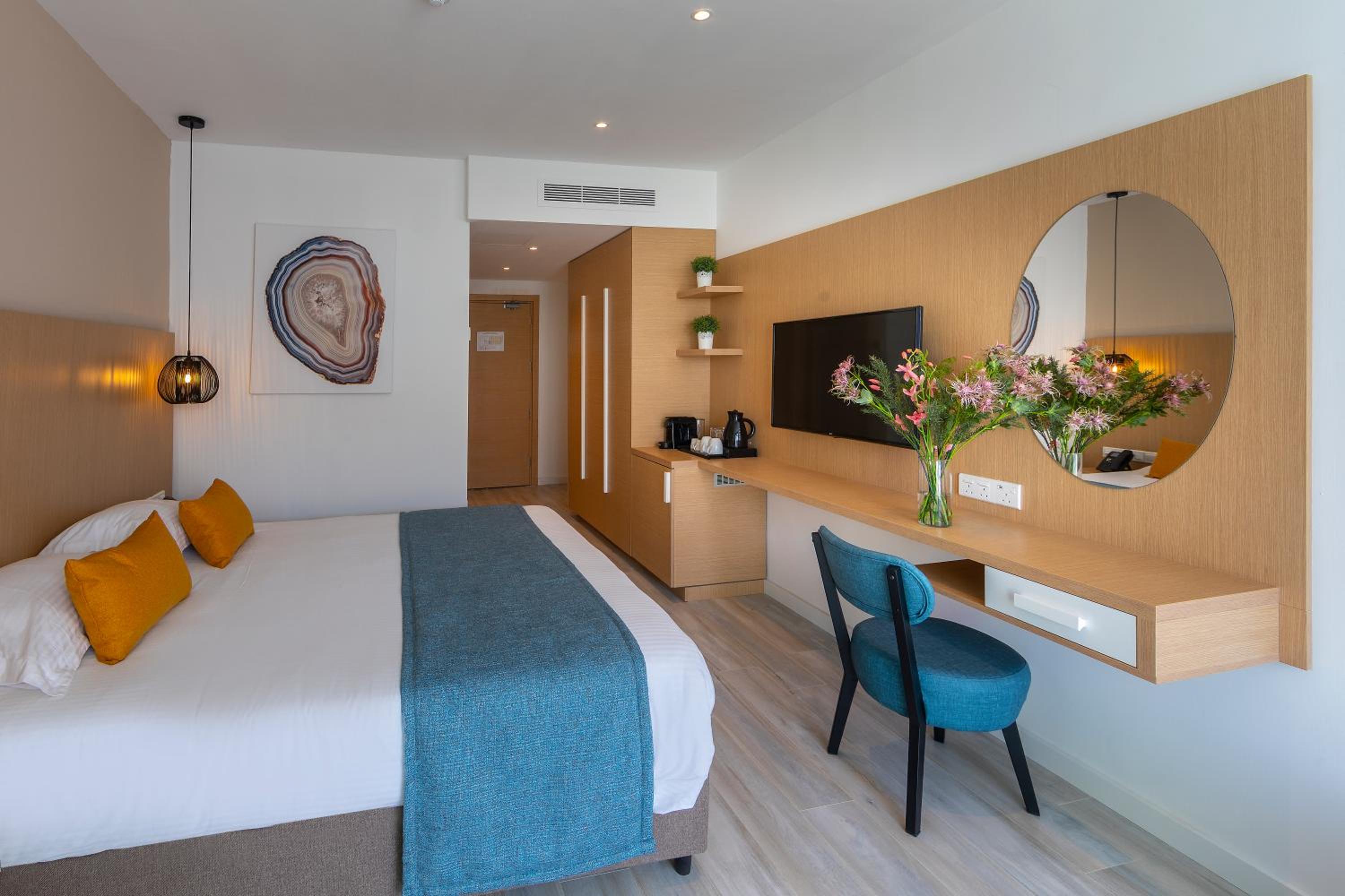 Double or Twin Room with Inland View