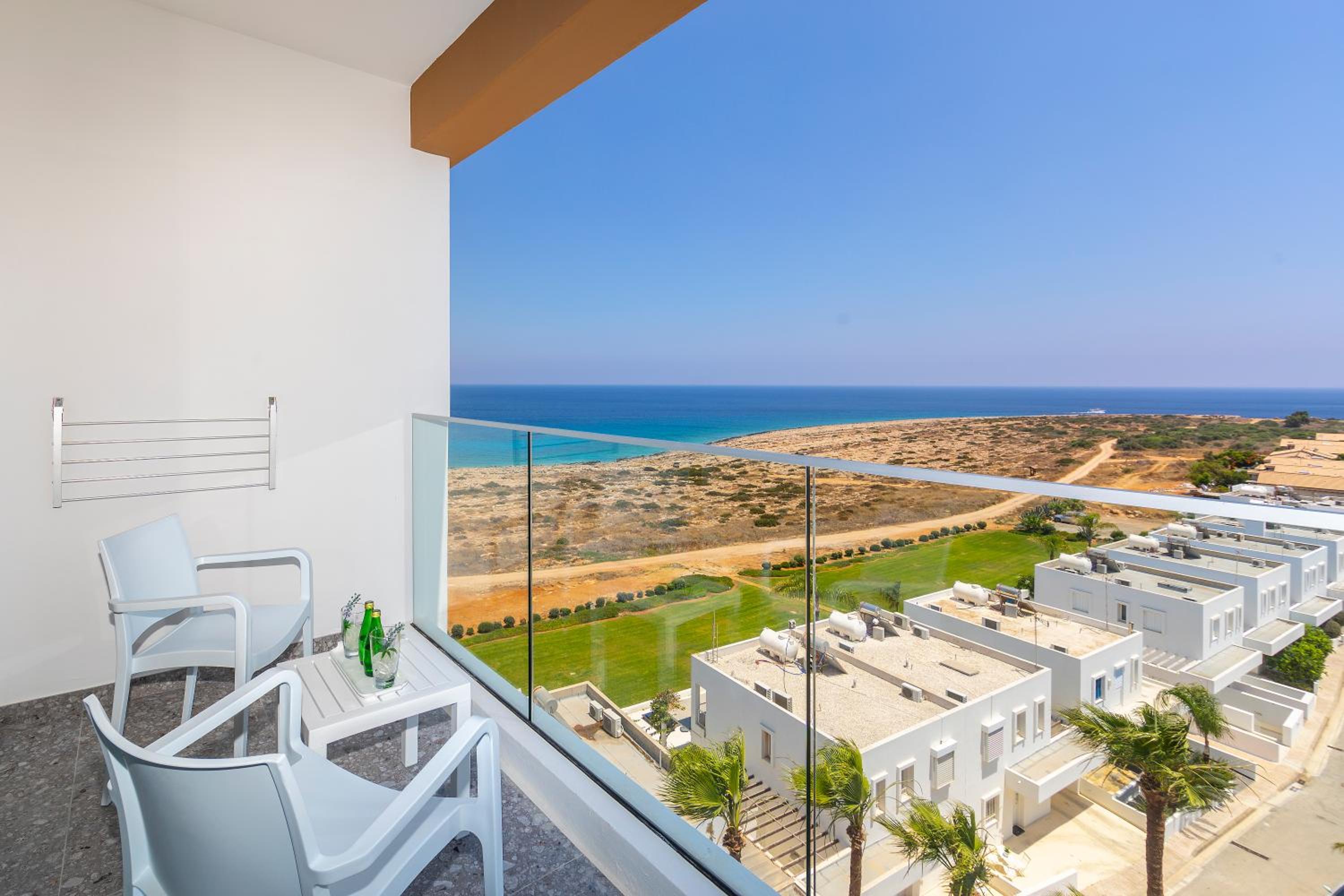 Double or Twin Room with Sea View