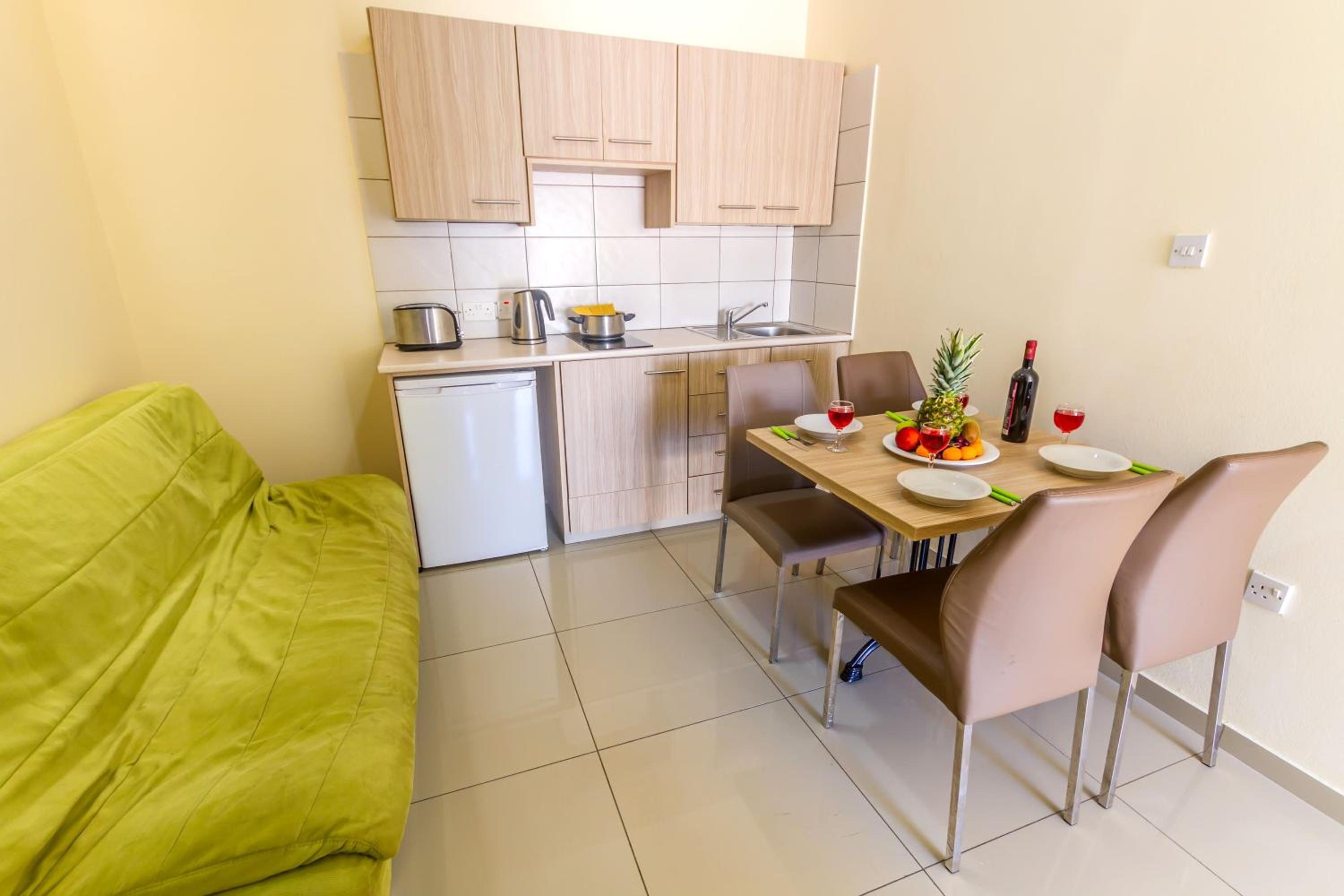 Two-Bedroom Apartment with Terrace - Annex