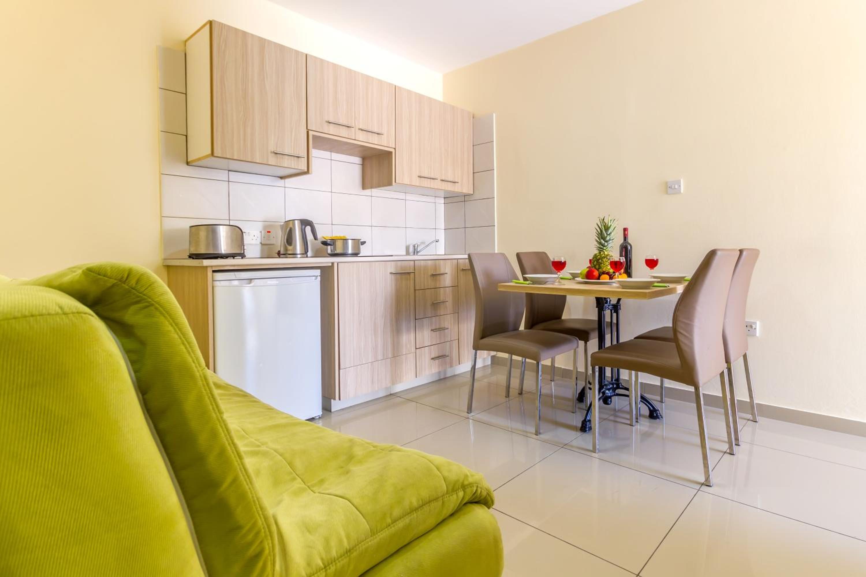 Two-Bedroom Apartment with Terrace - Annex
