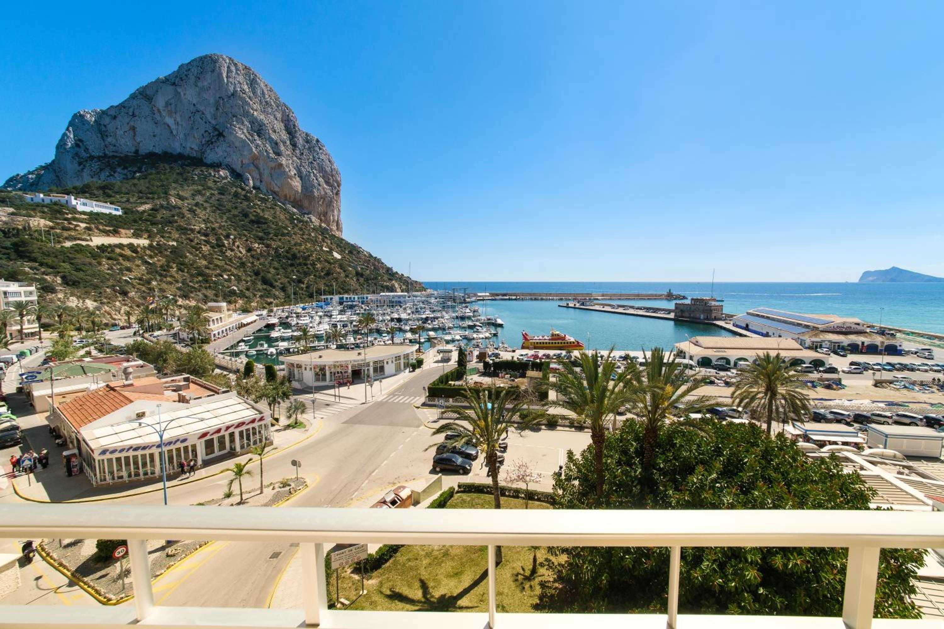 Superior Double or Twin Room with Front Sea View