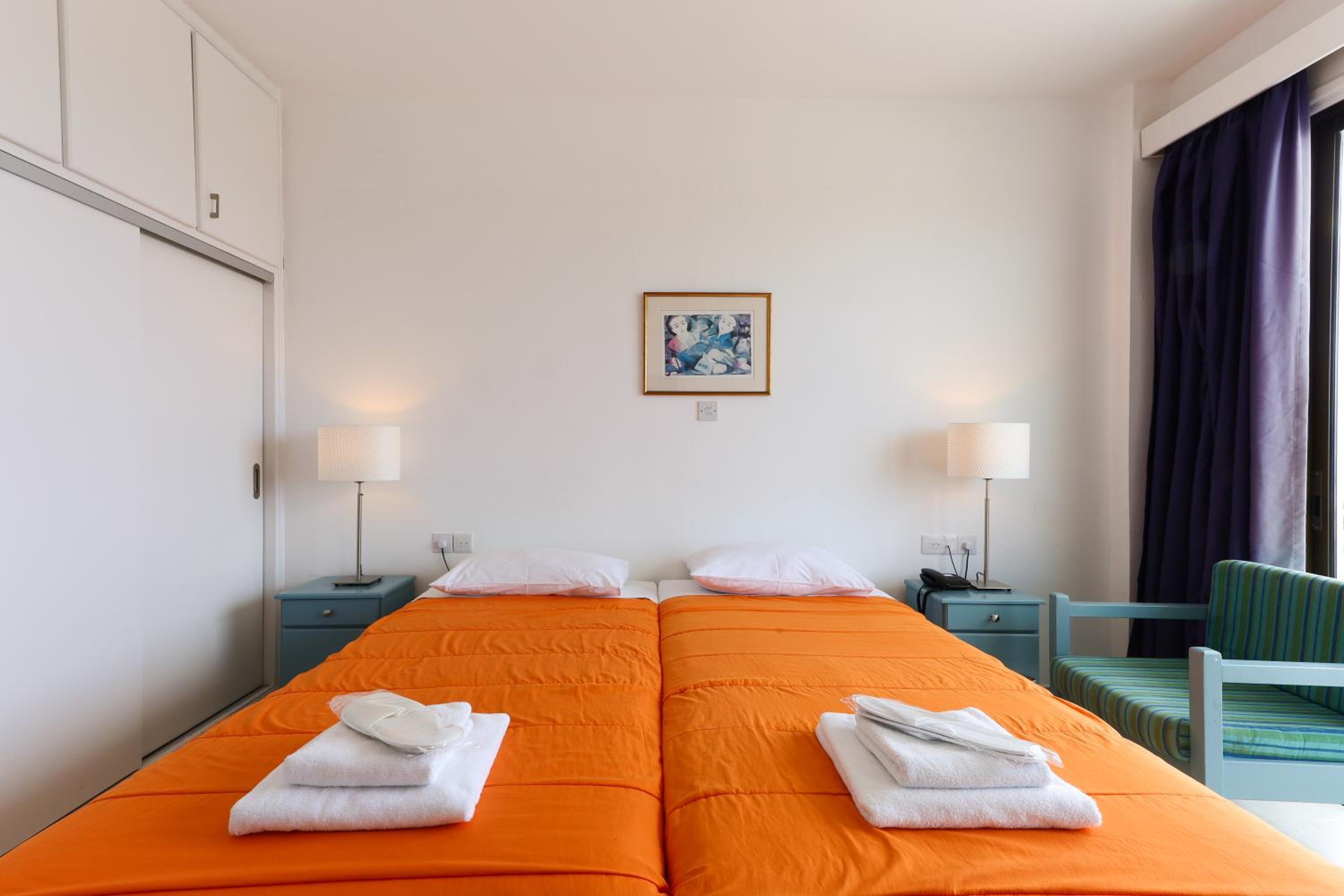 Double or Twin Room with Sea View
