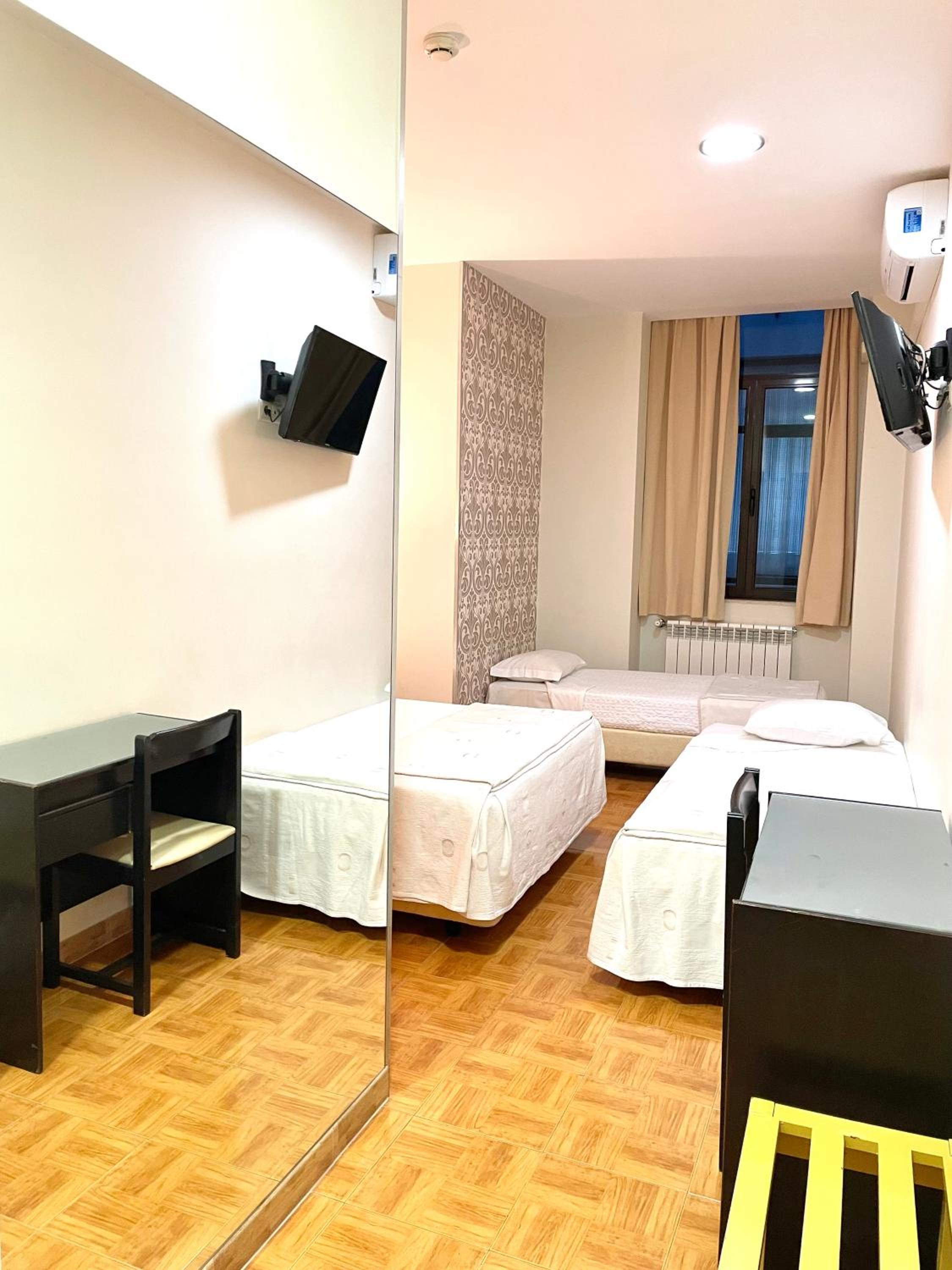 Family Room (4 Adults)