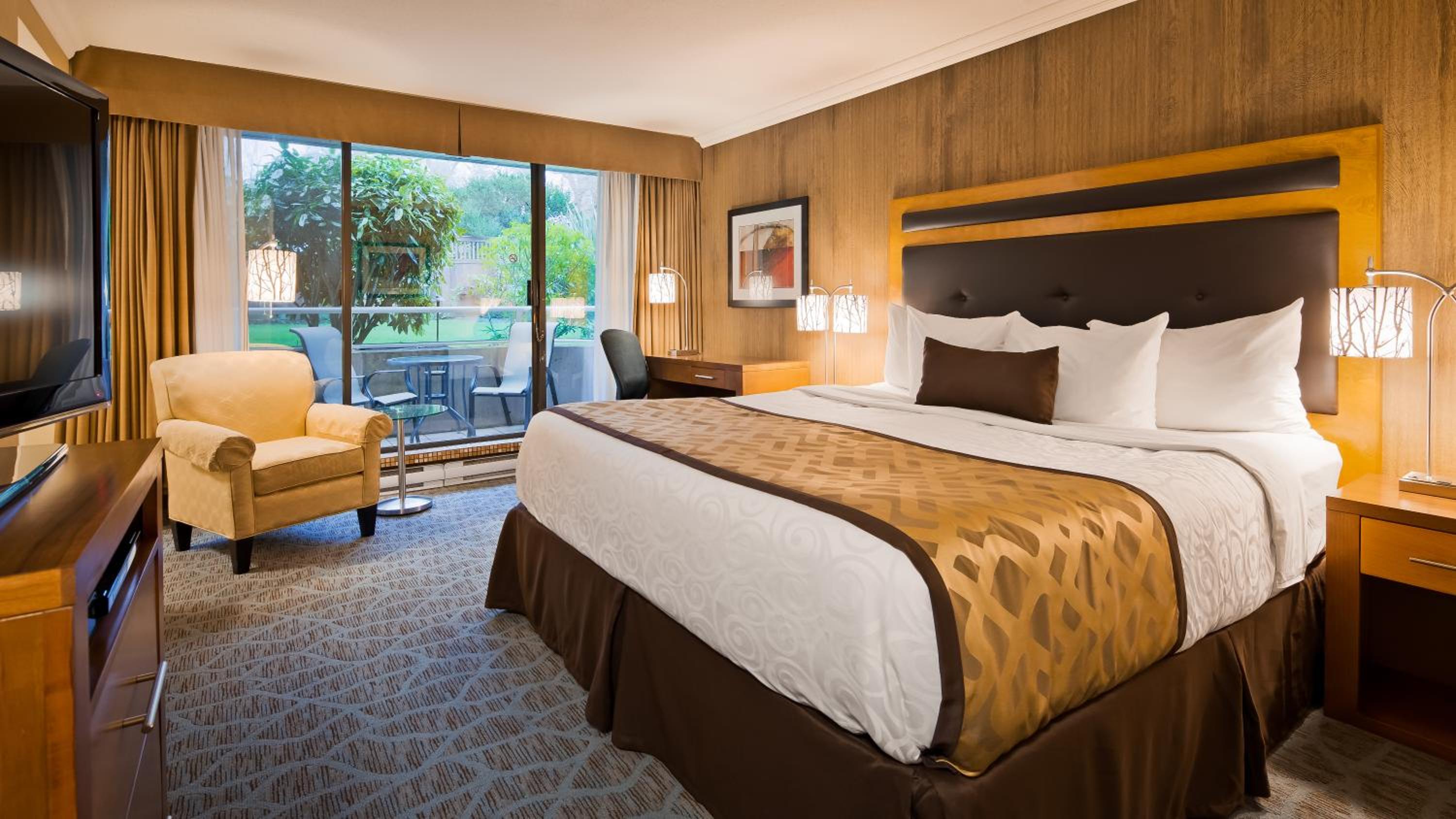 King Room with Ground Floor Patio and Garden View - Non Smoking