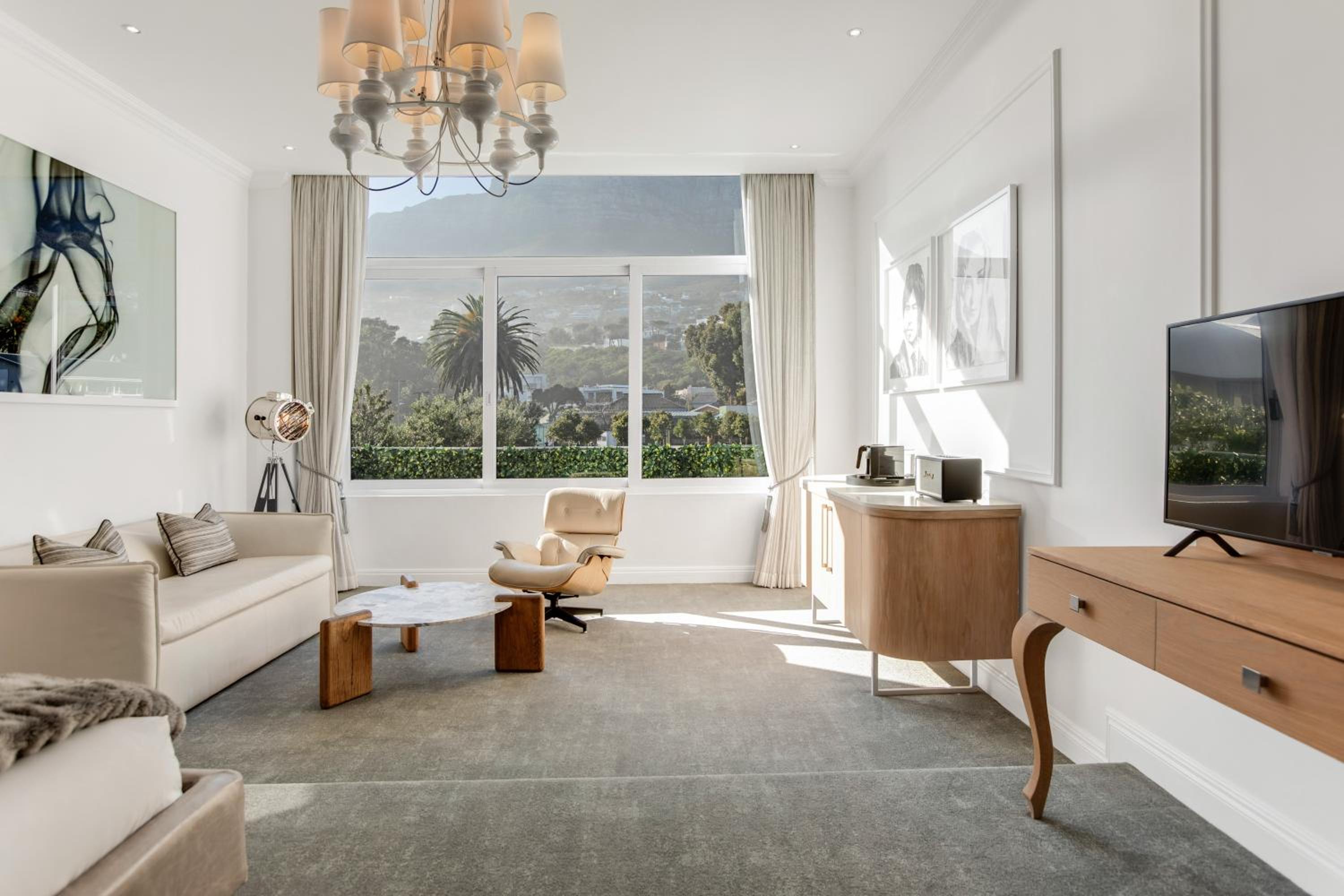 Superior Mountain Room with Bath