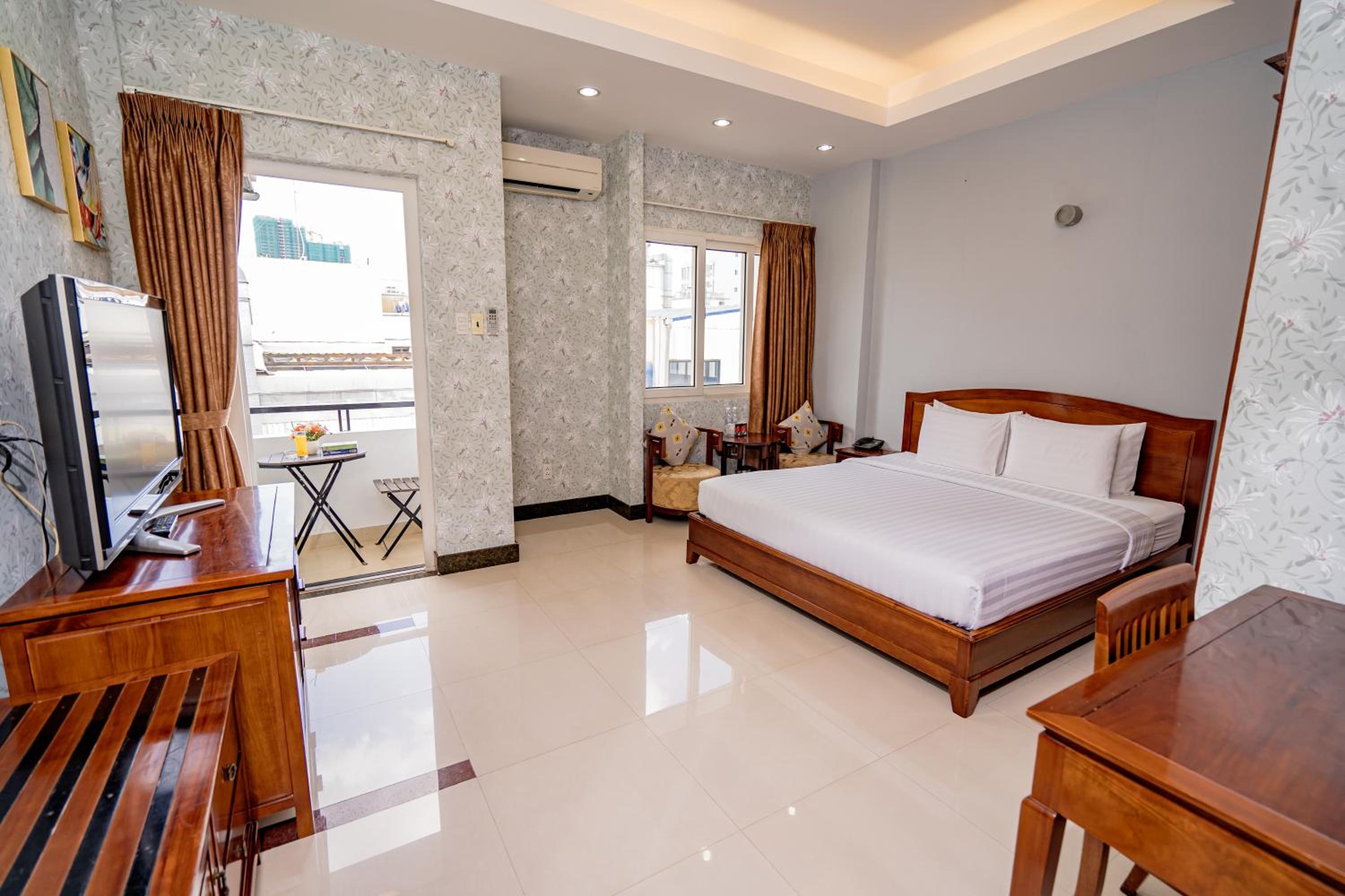 Suite with Balcony