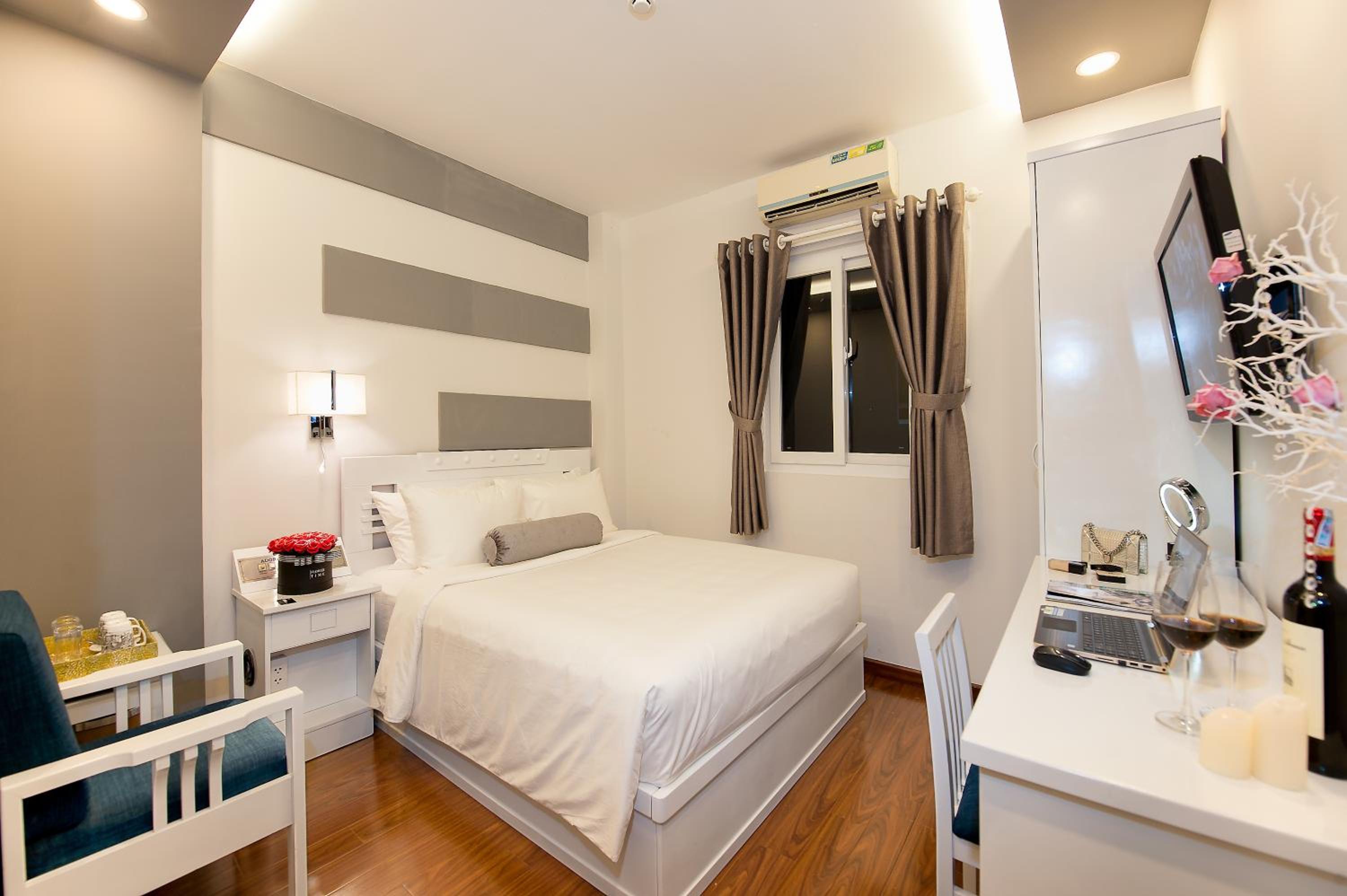 Deluxe Room with Window