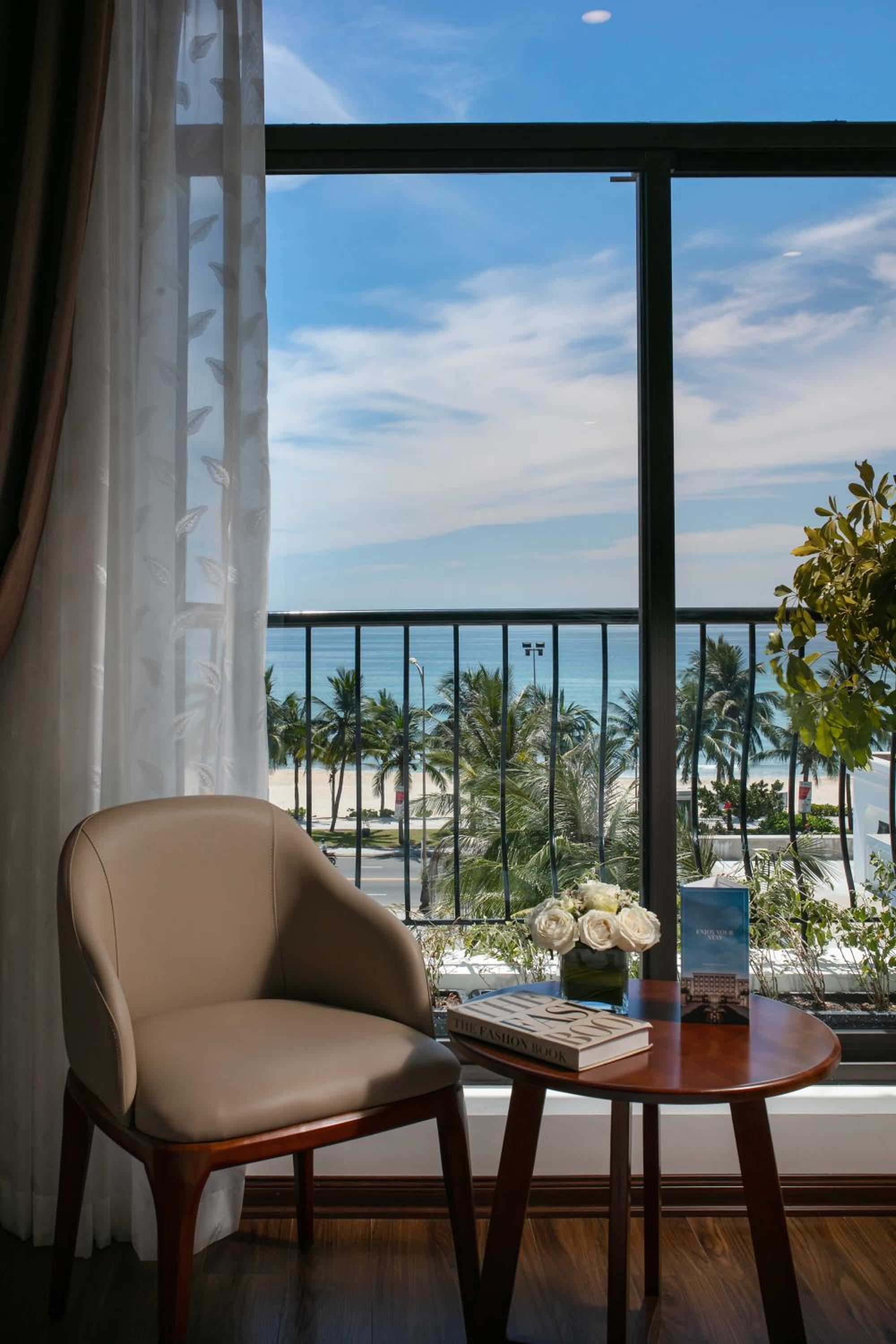 Deluxe Twin Room with Sea View