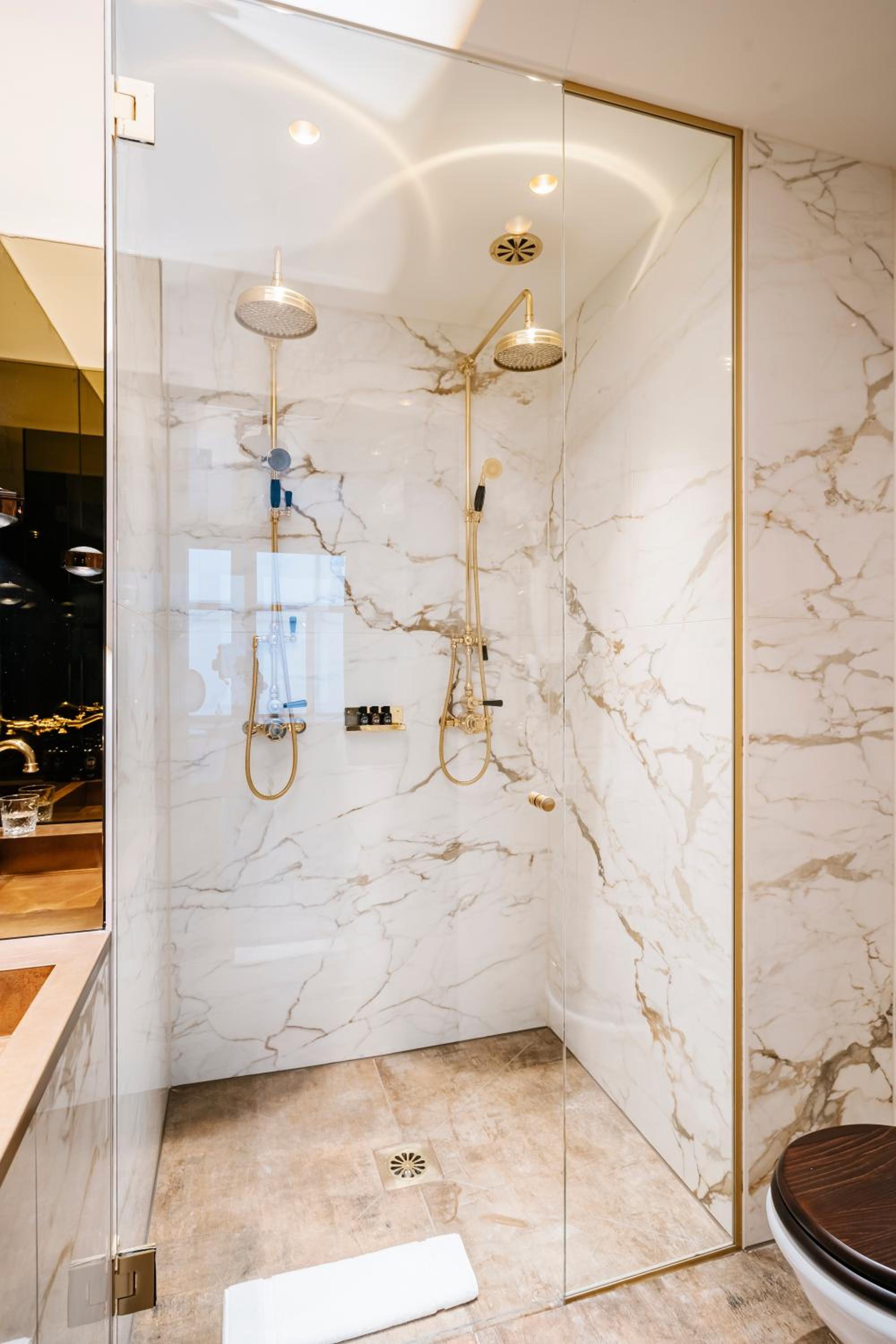 Deluxe Double Room (Antonie van Leeuwenhoek)